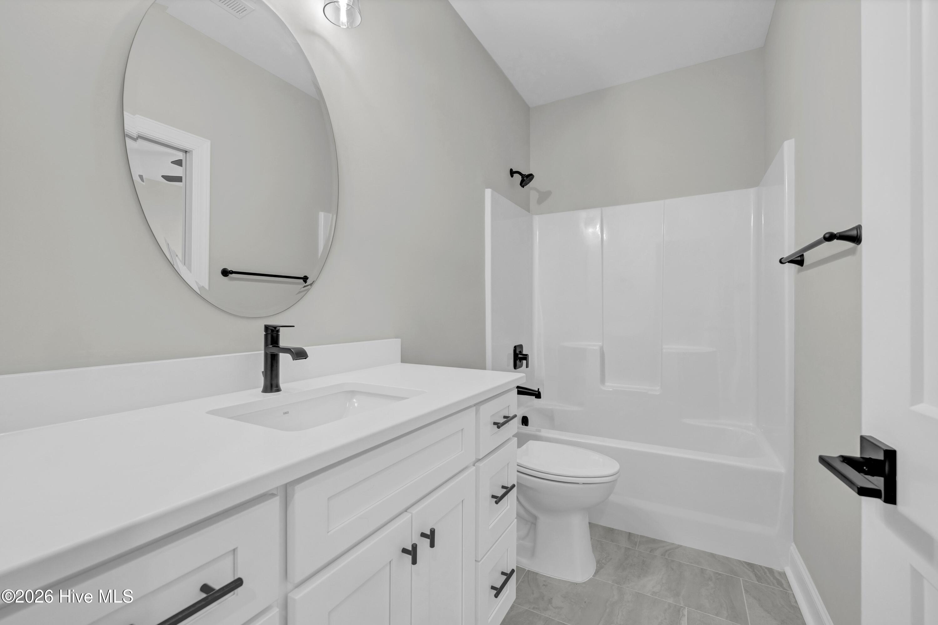 100551987 | Photo 35