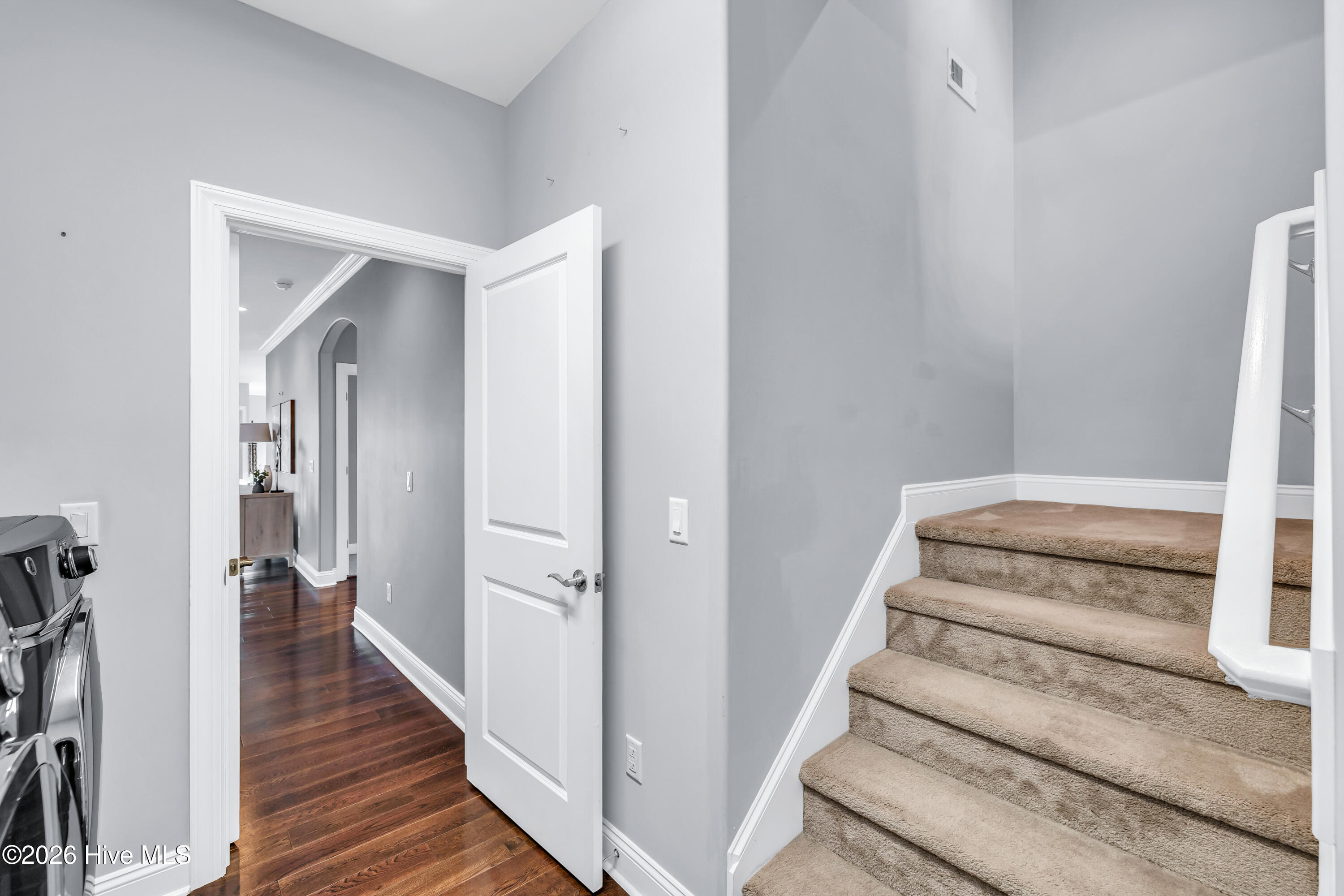 100550205 | Photo 42