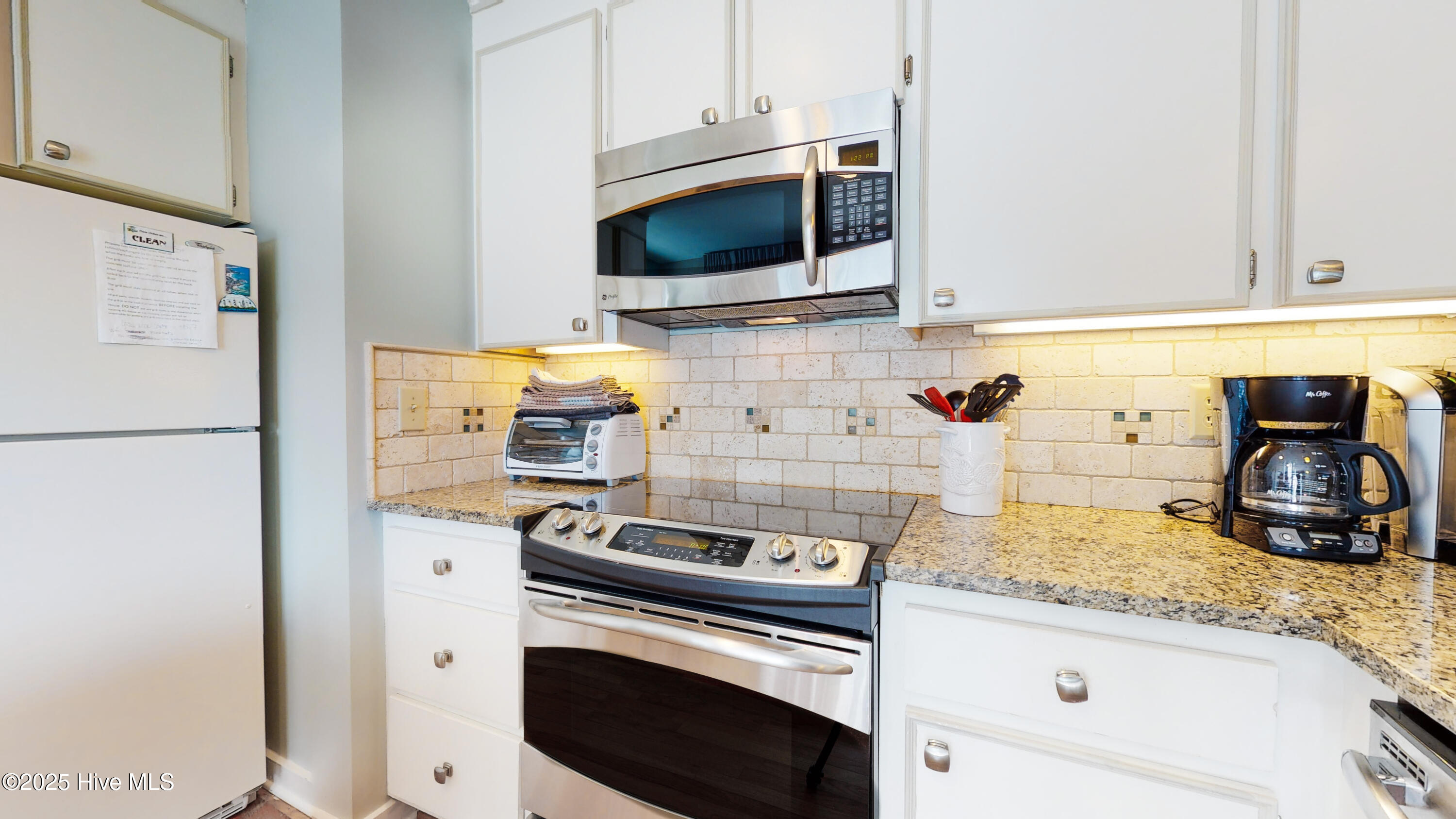 100553724 | Photo 16