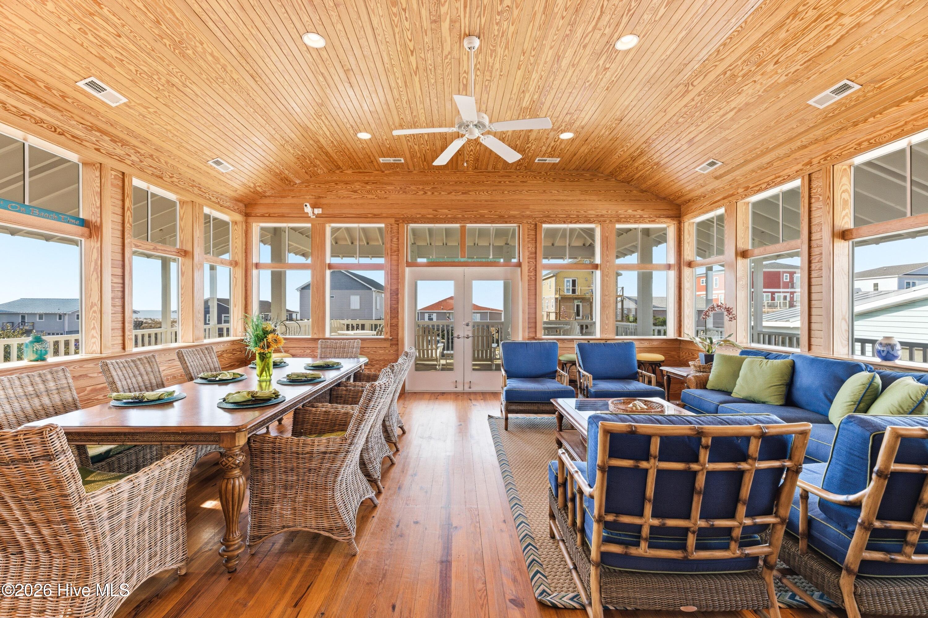 100530146 | Photo 58