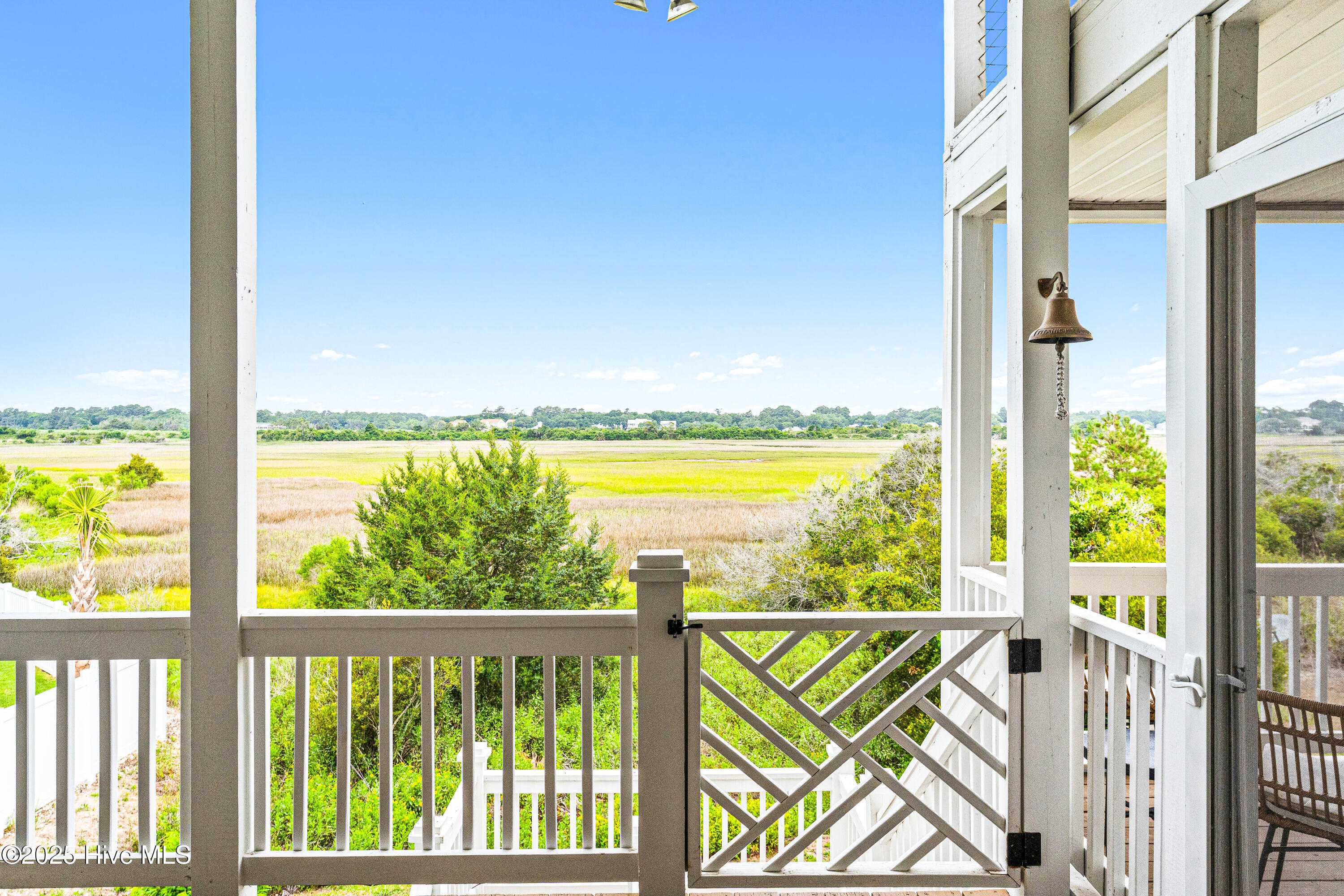 100510863 | Photo 44