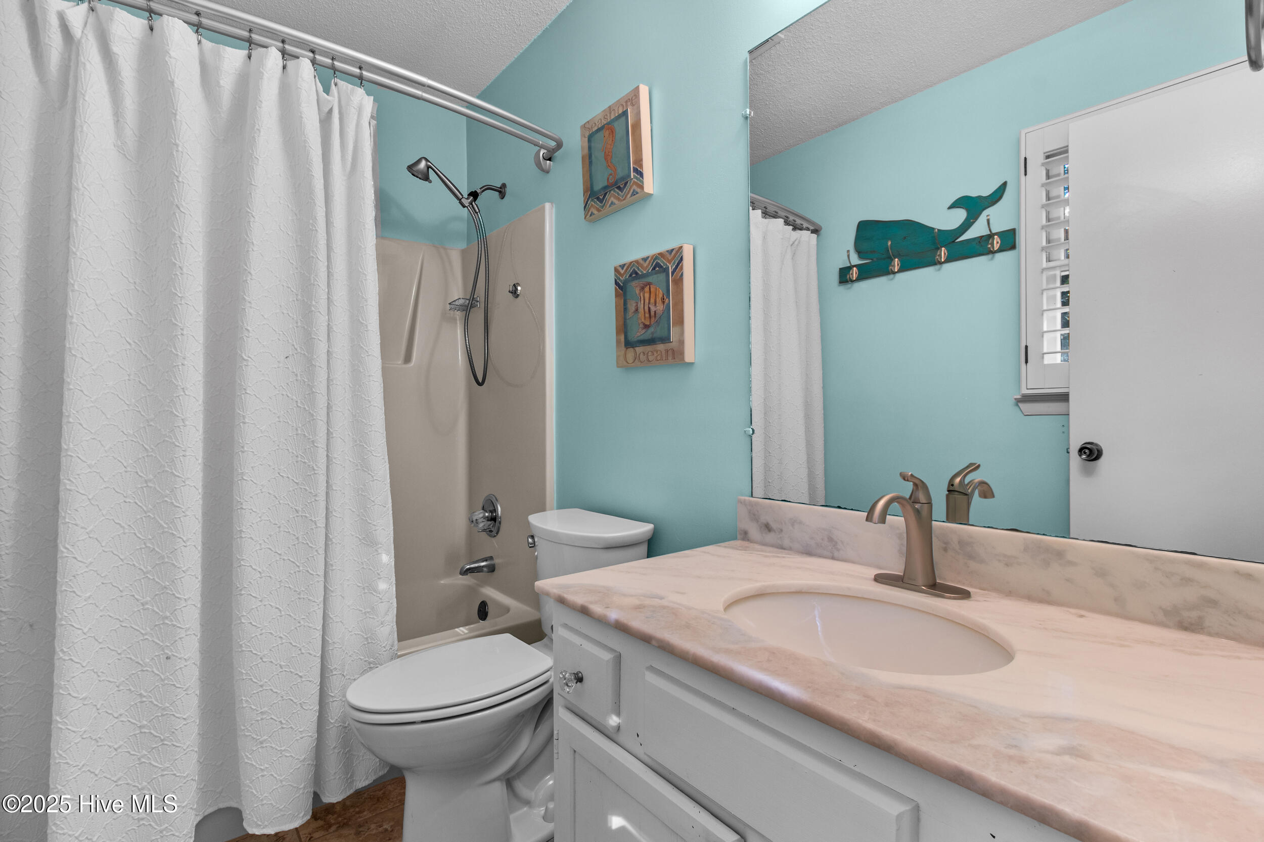 100541020 | Photo 24