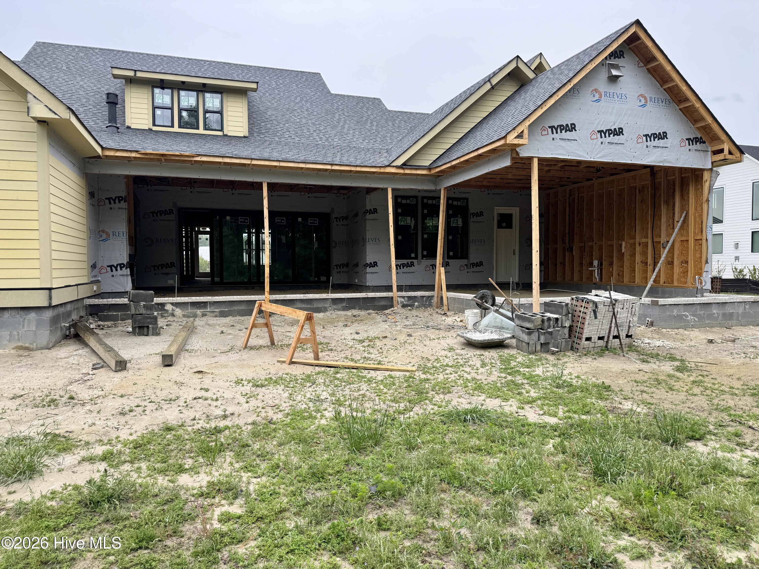 100570652 | Photo 14