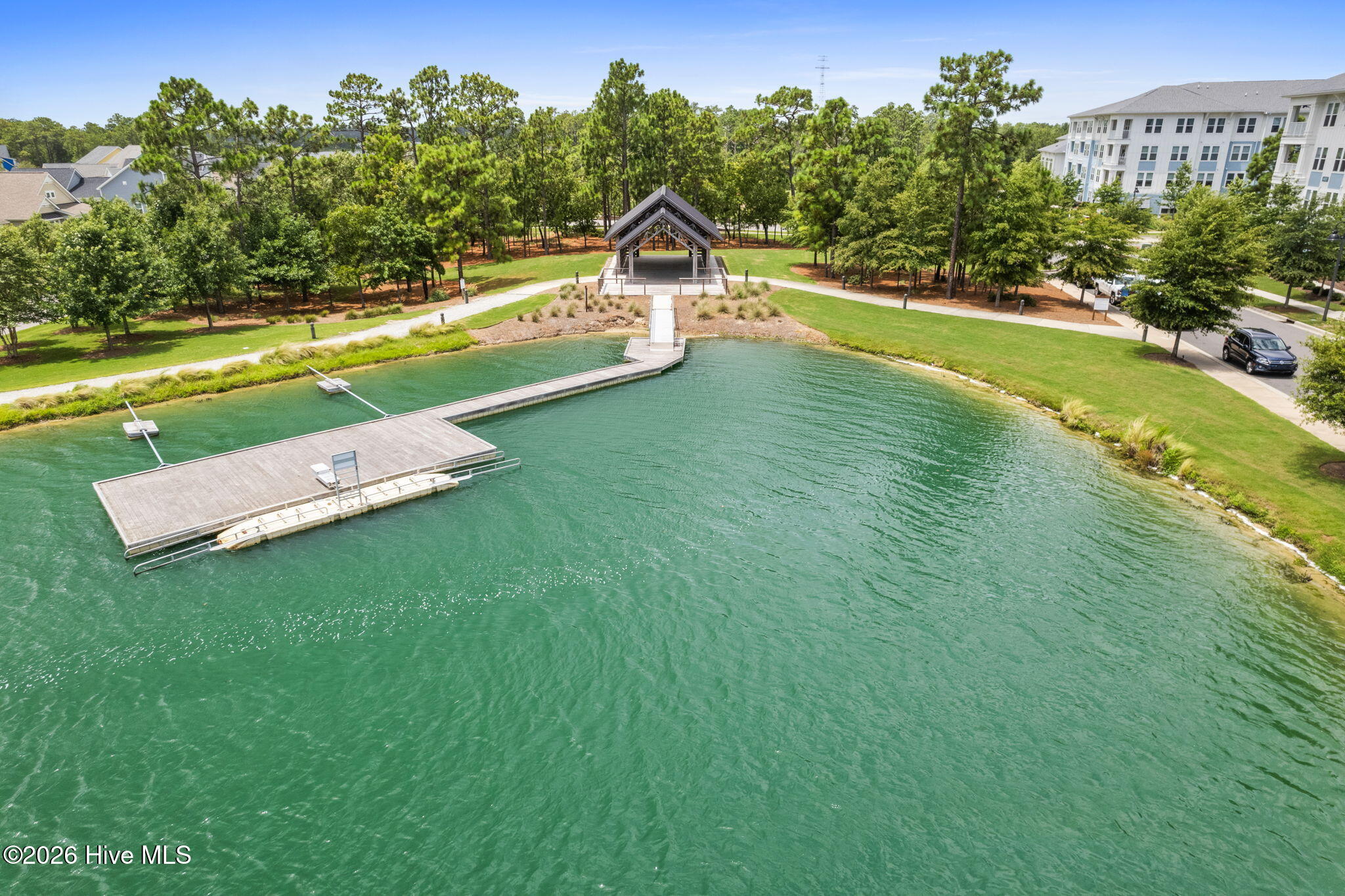 100569048 | Photo 79