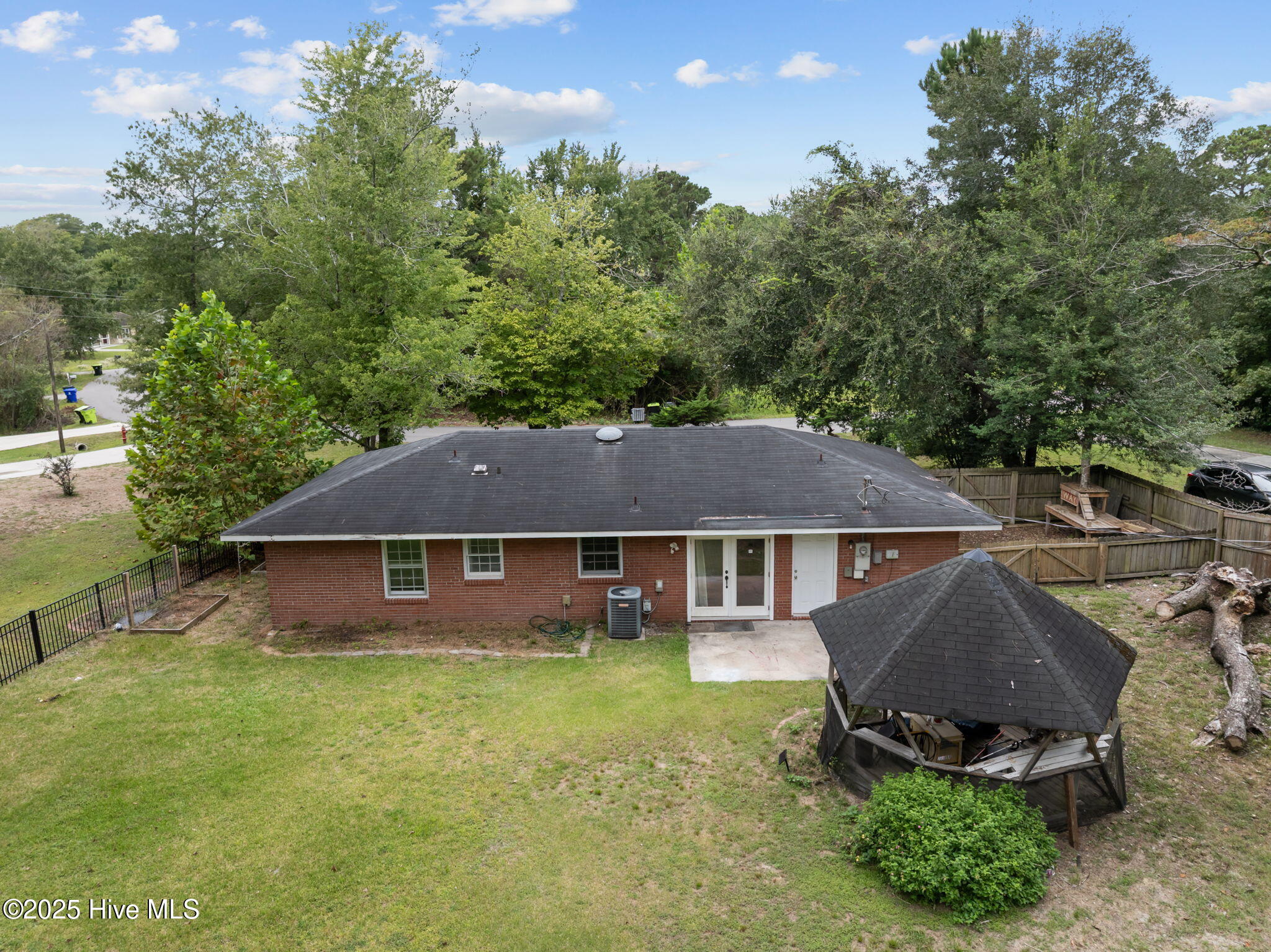 100531423 | Photo 36