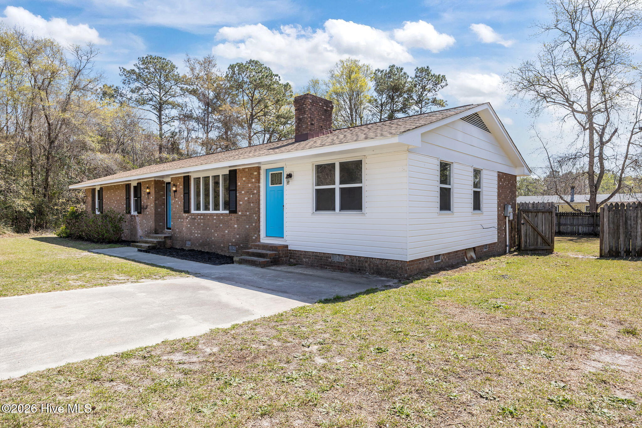 100562789 | Photo 44