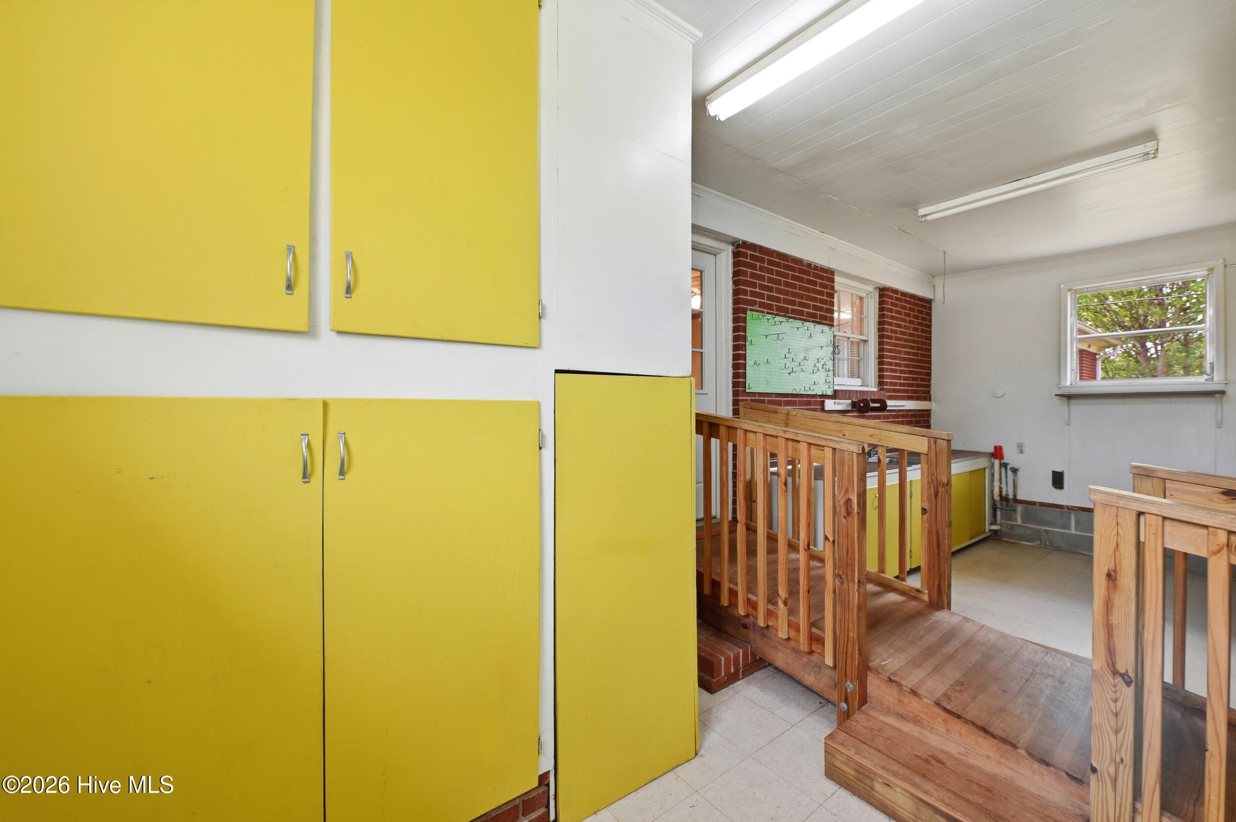 100562912 | Photo 31