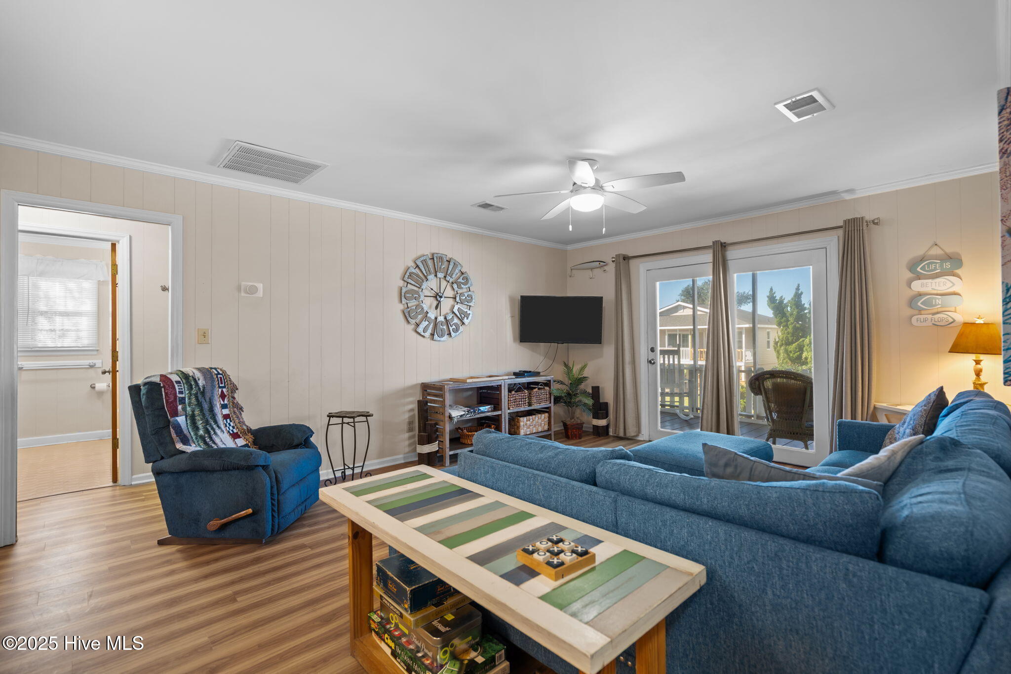 100537685 | Photo 10