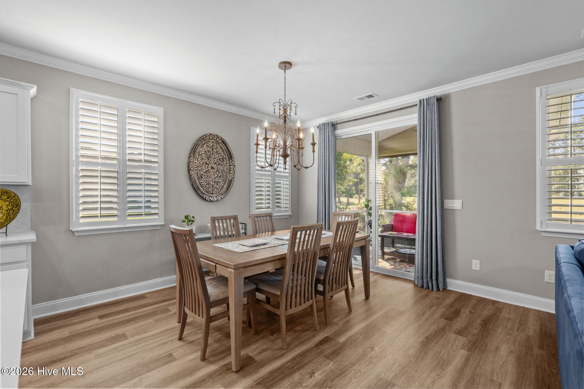 100562050 | Photo 12