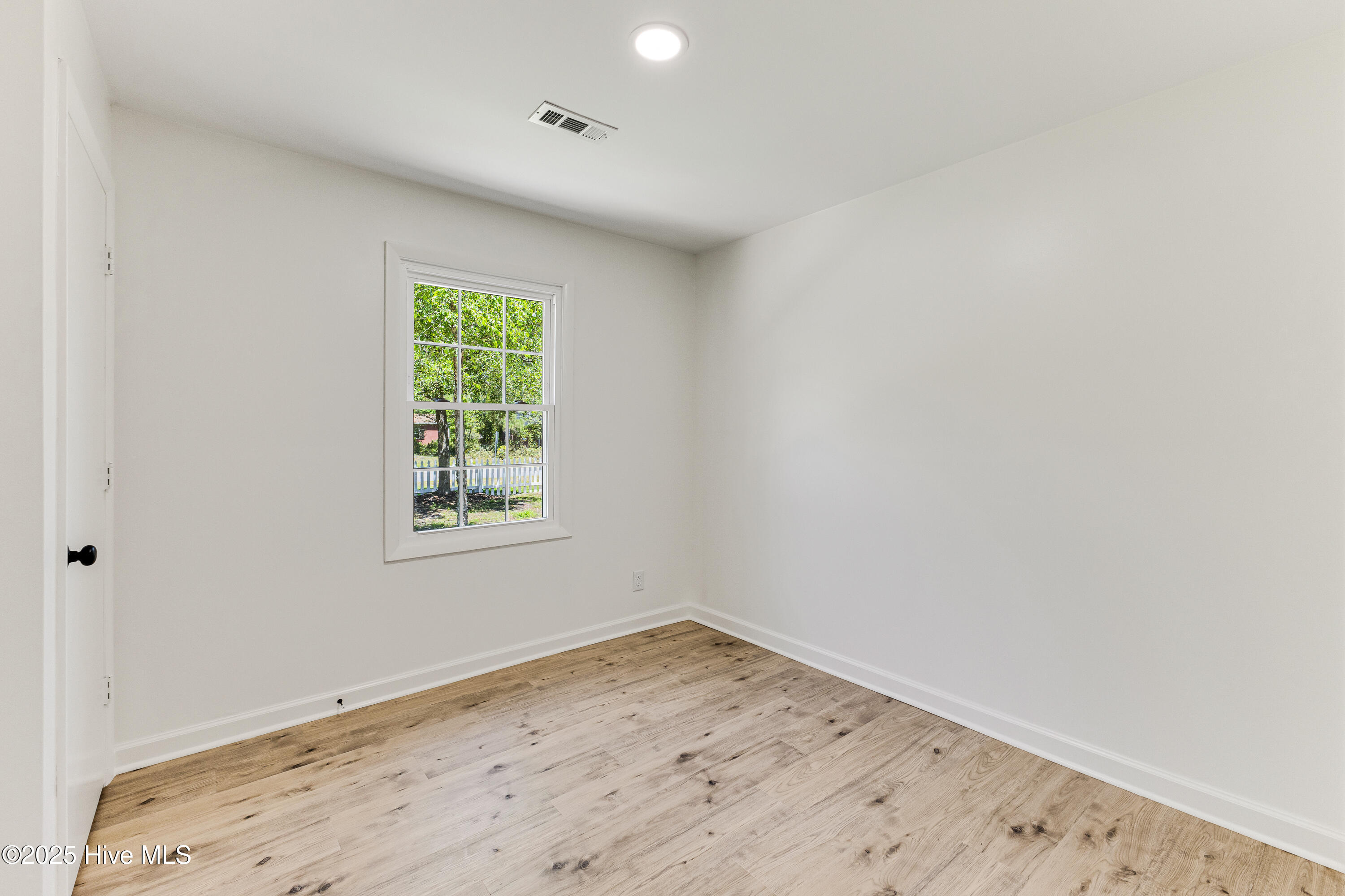 100509381 | Photo 22