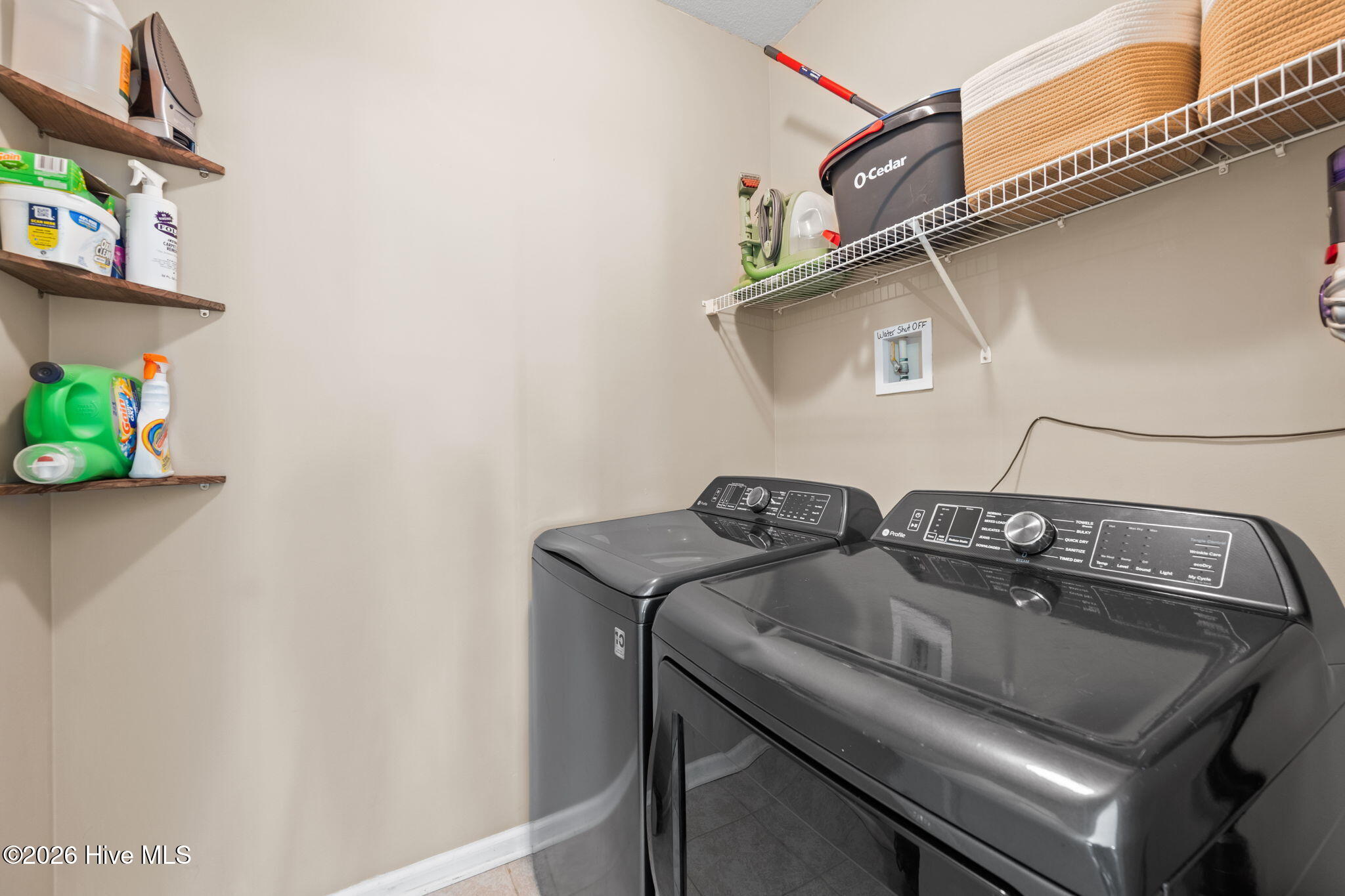 100557328 | Photo 14