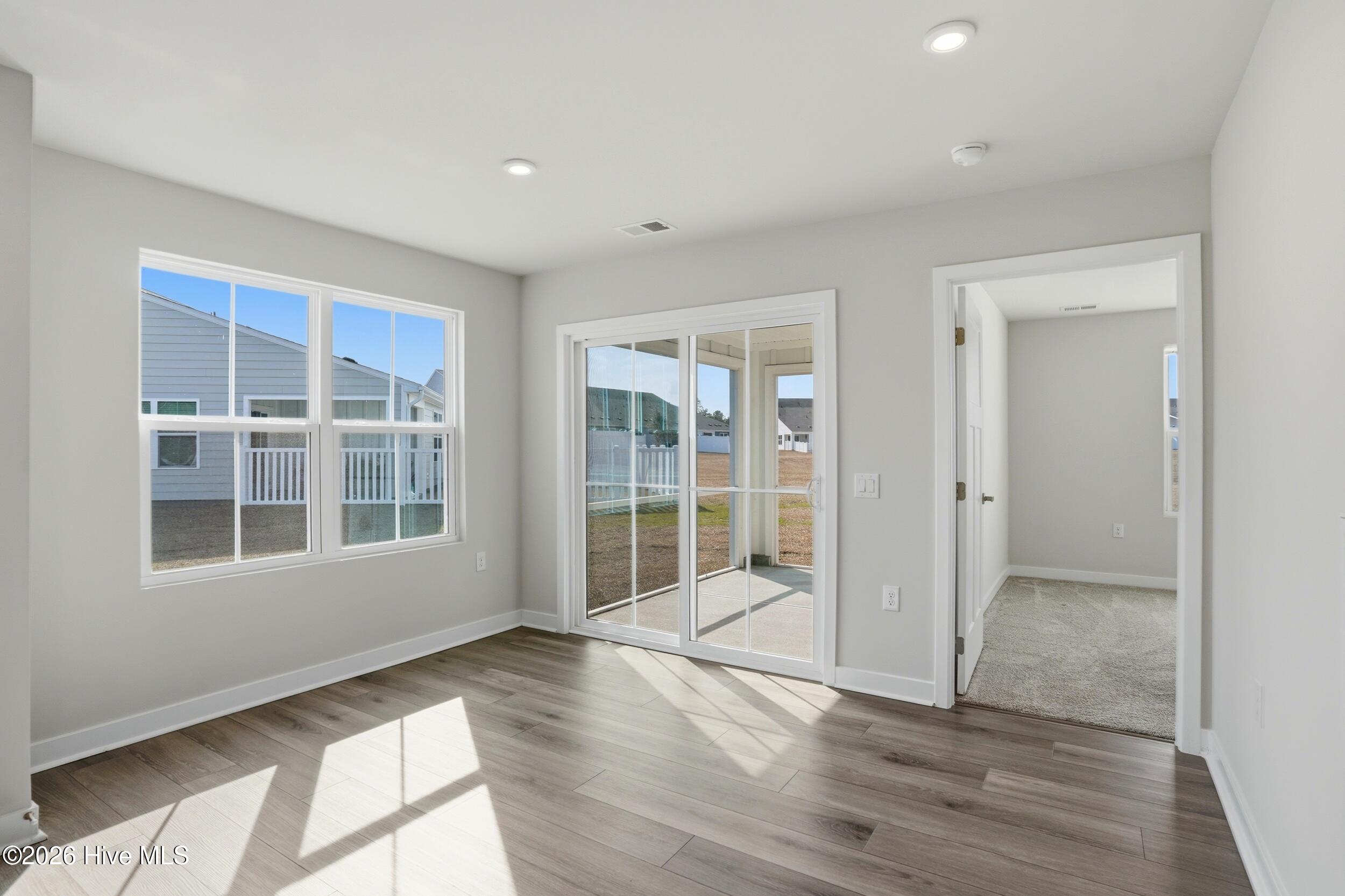 100559219 | Photo 10