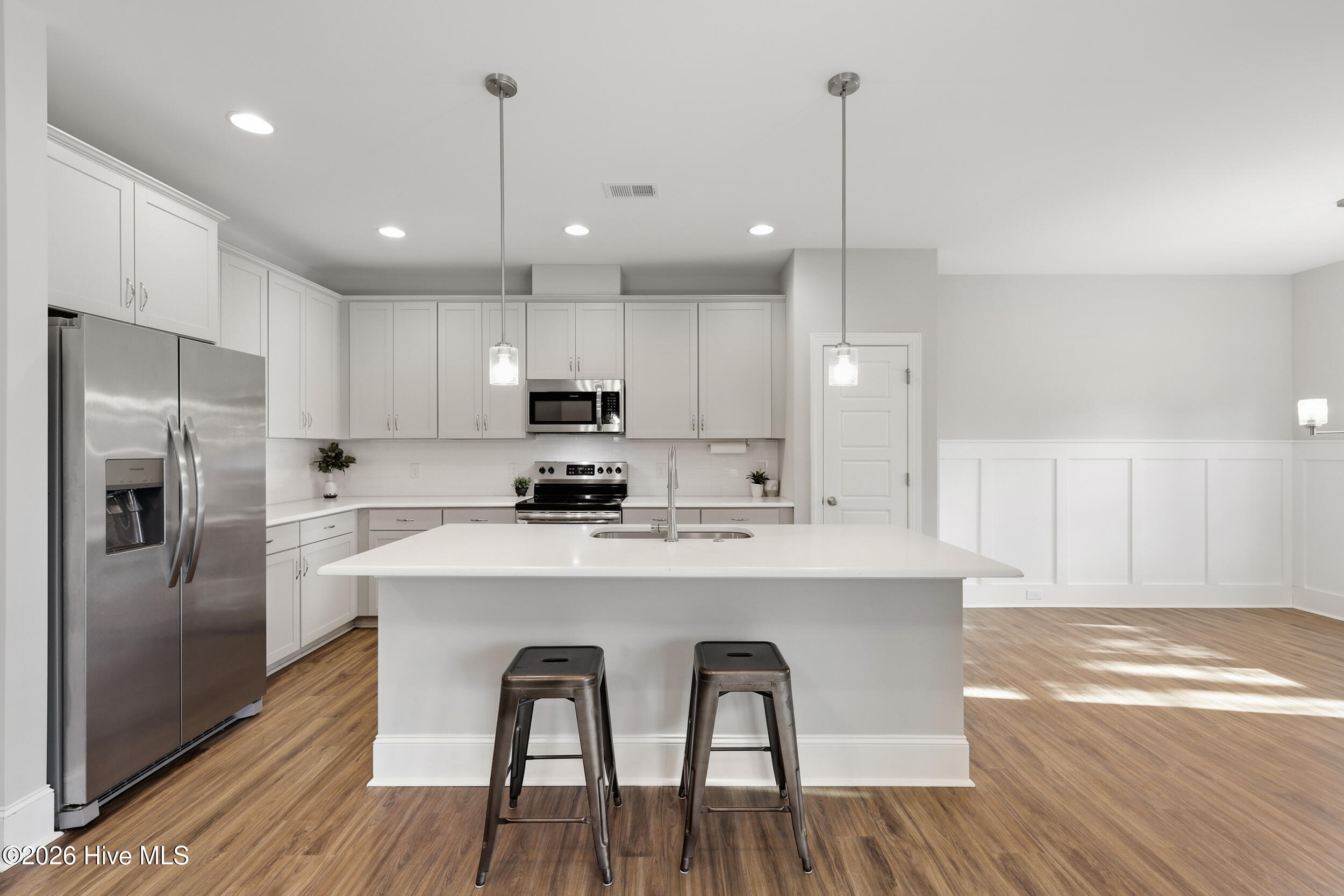 100557443 | Photo 12