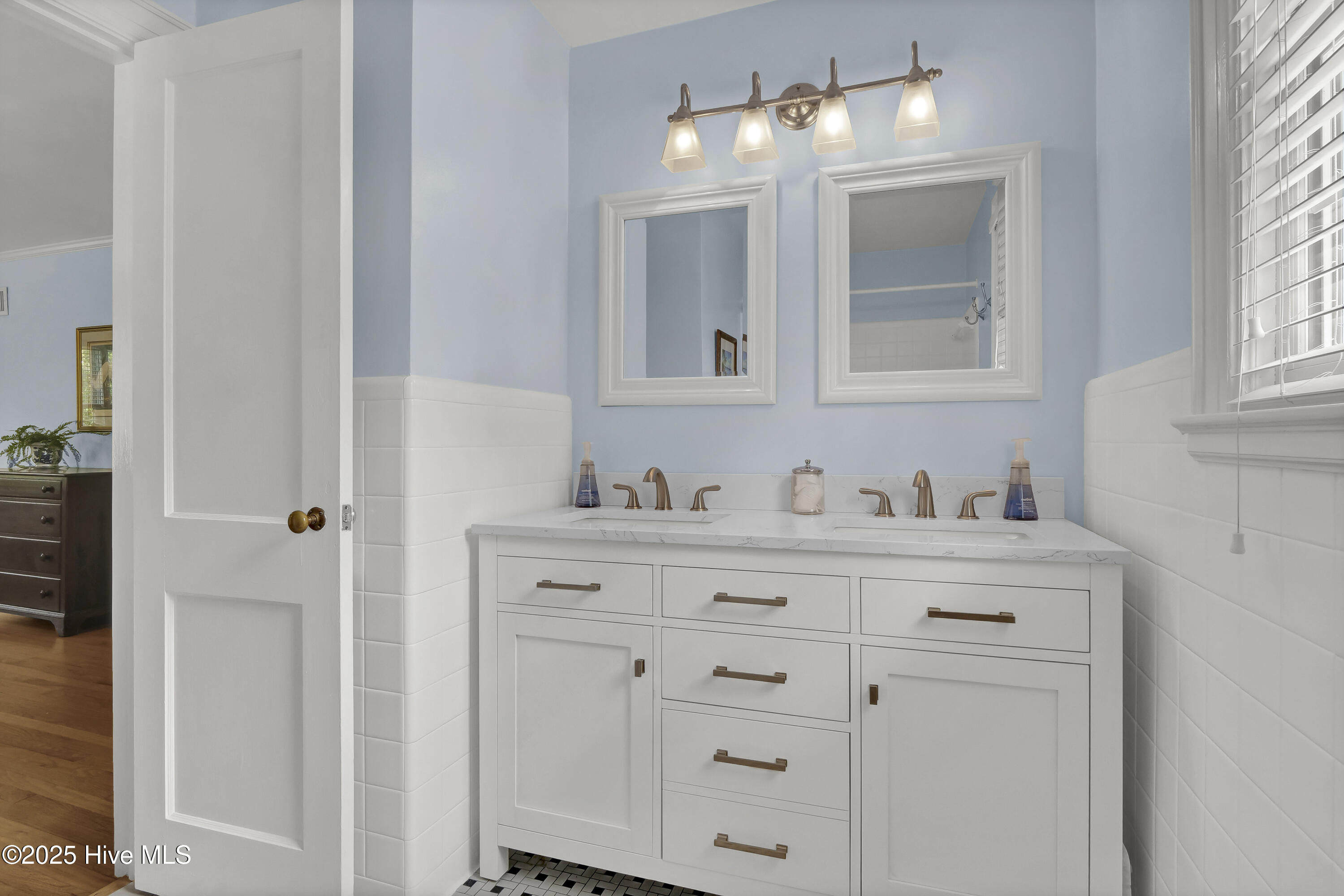 100557431 | Photo 17