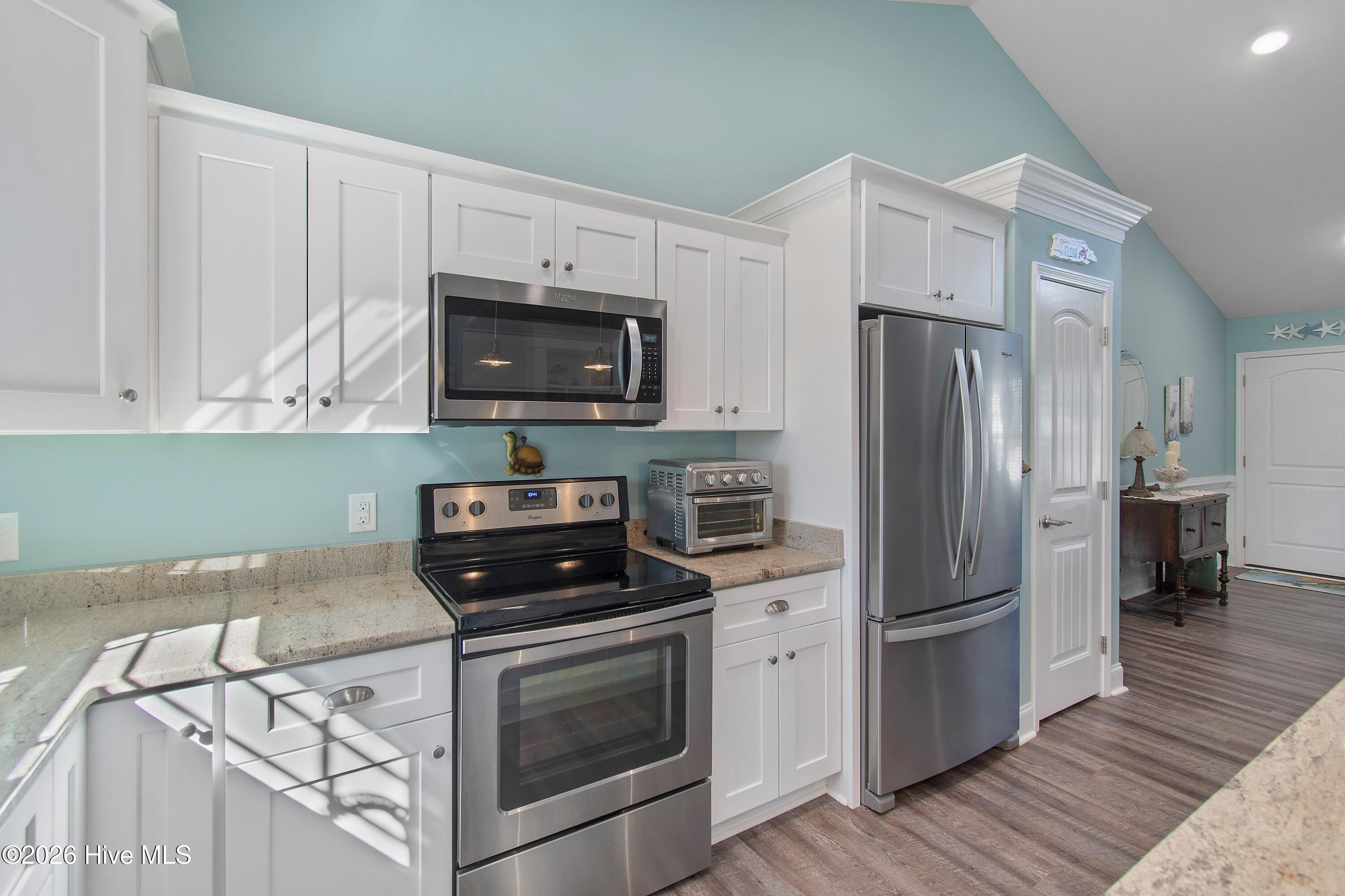 100556546 | Photo 11