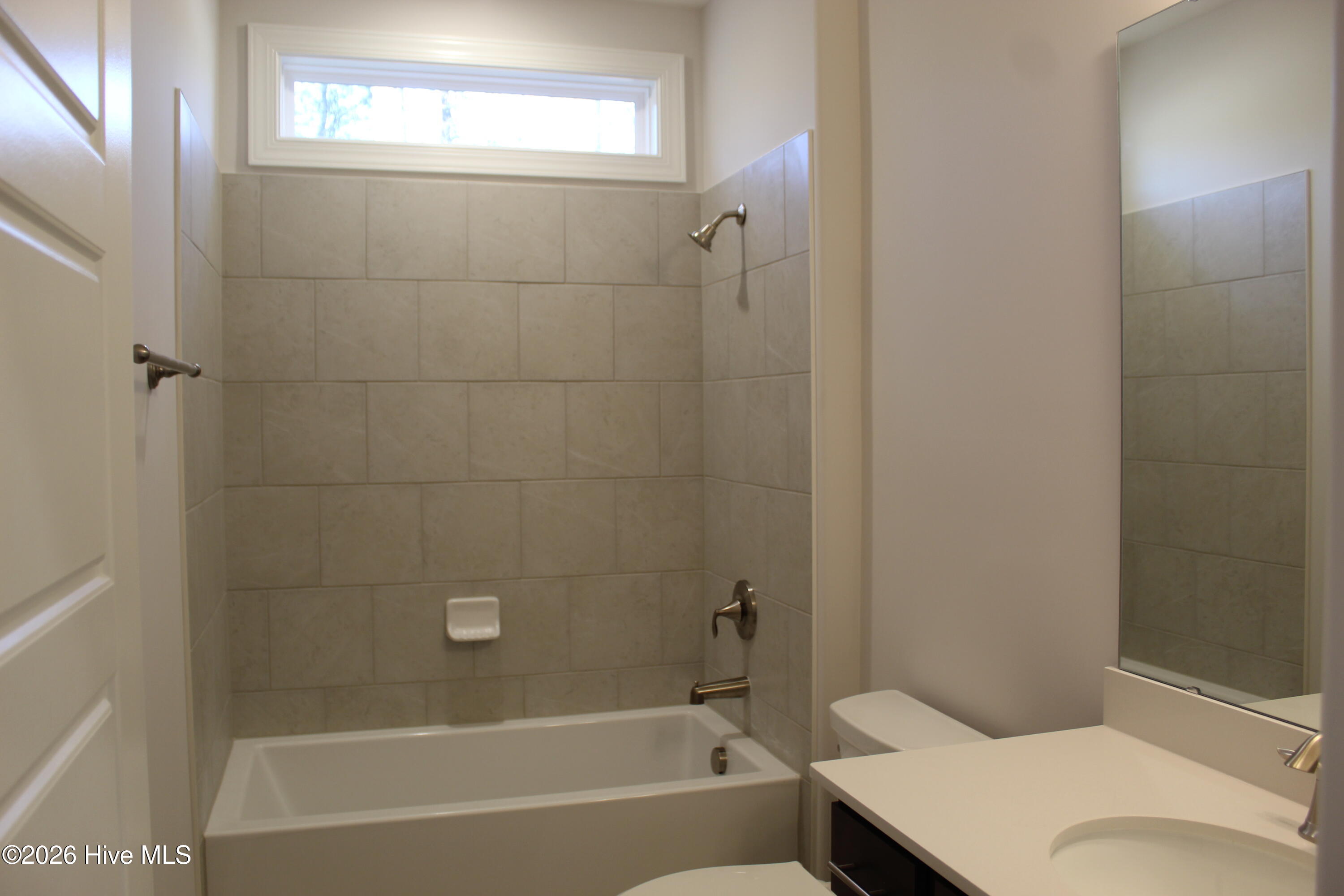 100536128 | Photo 25