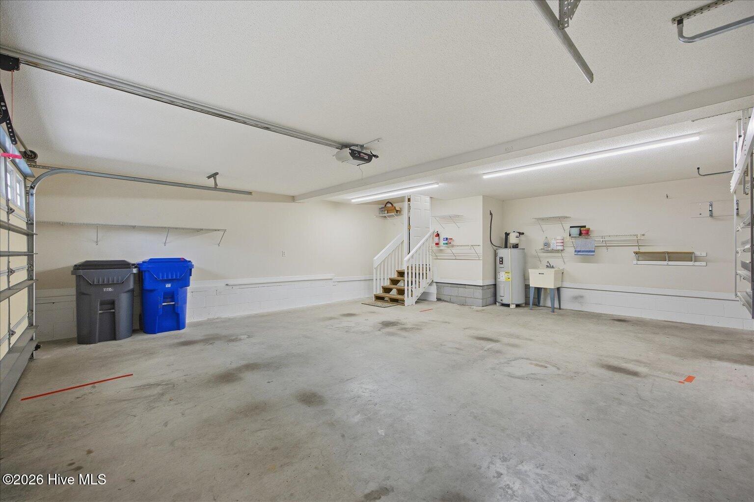 100553011 | Photo 44