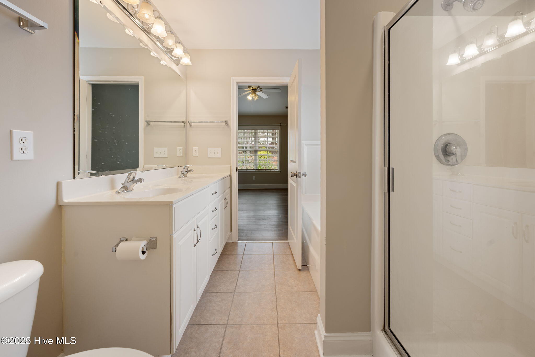 100525052 | Photo 20