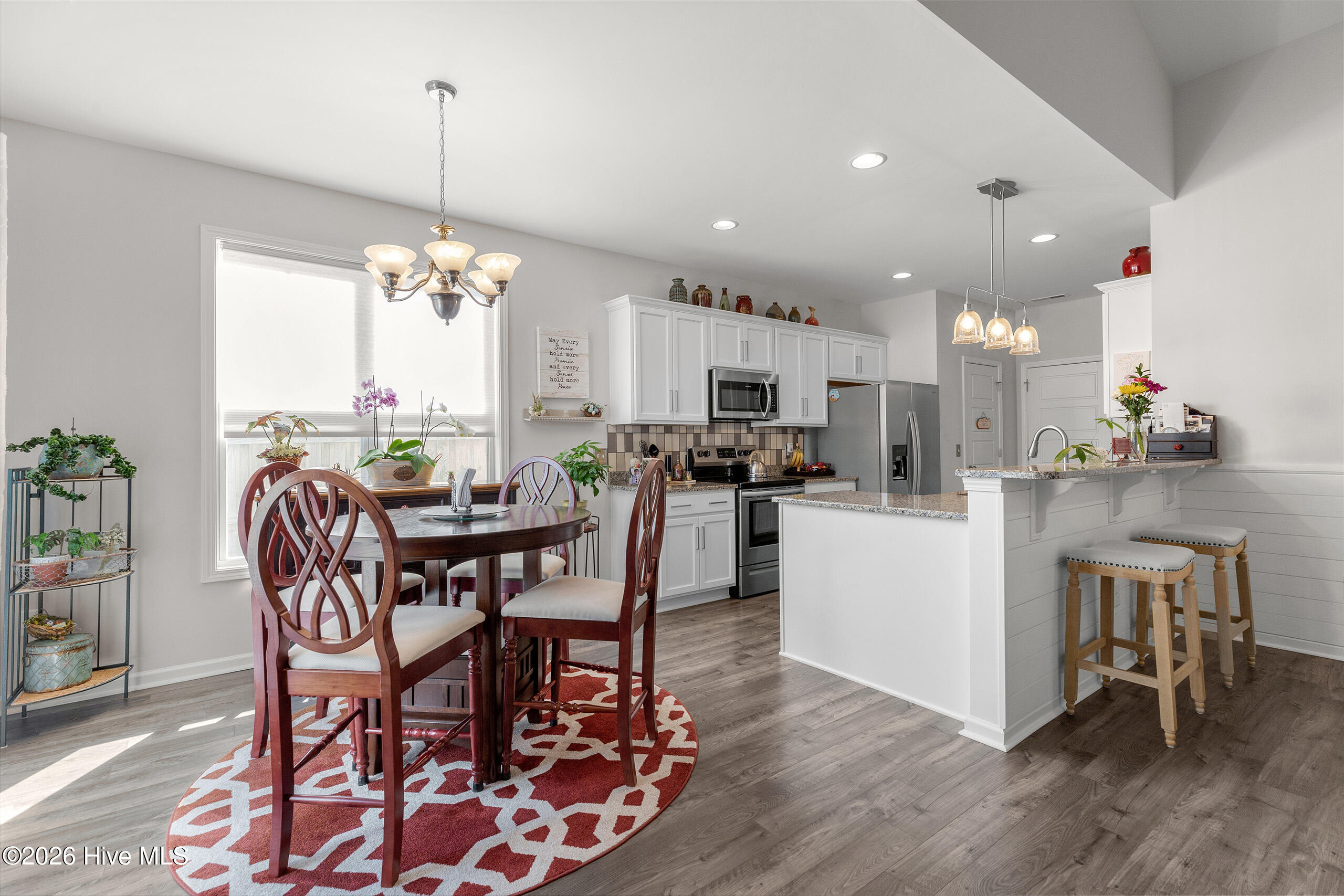 100557607 | Photo 14