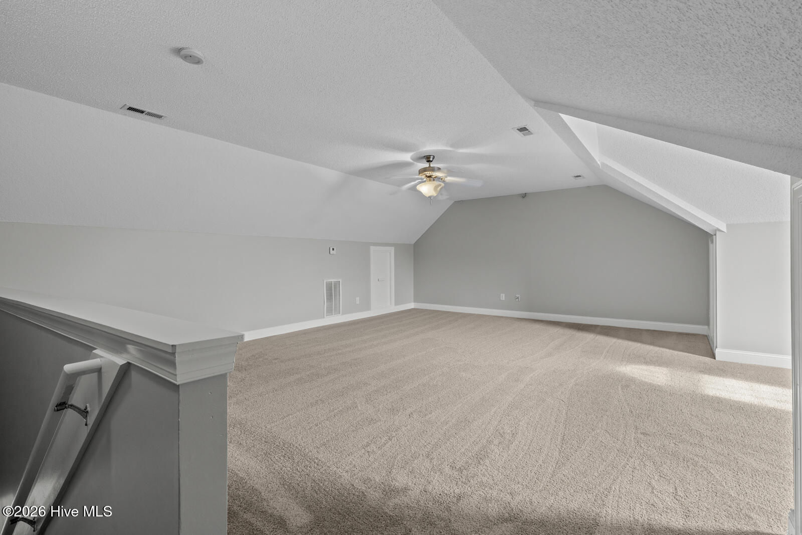 100545911 | Photo 42