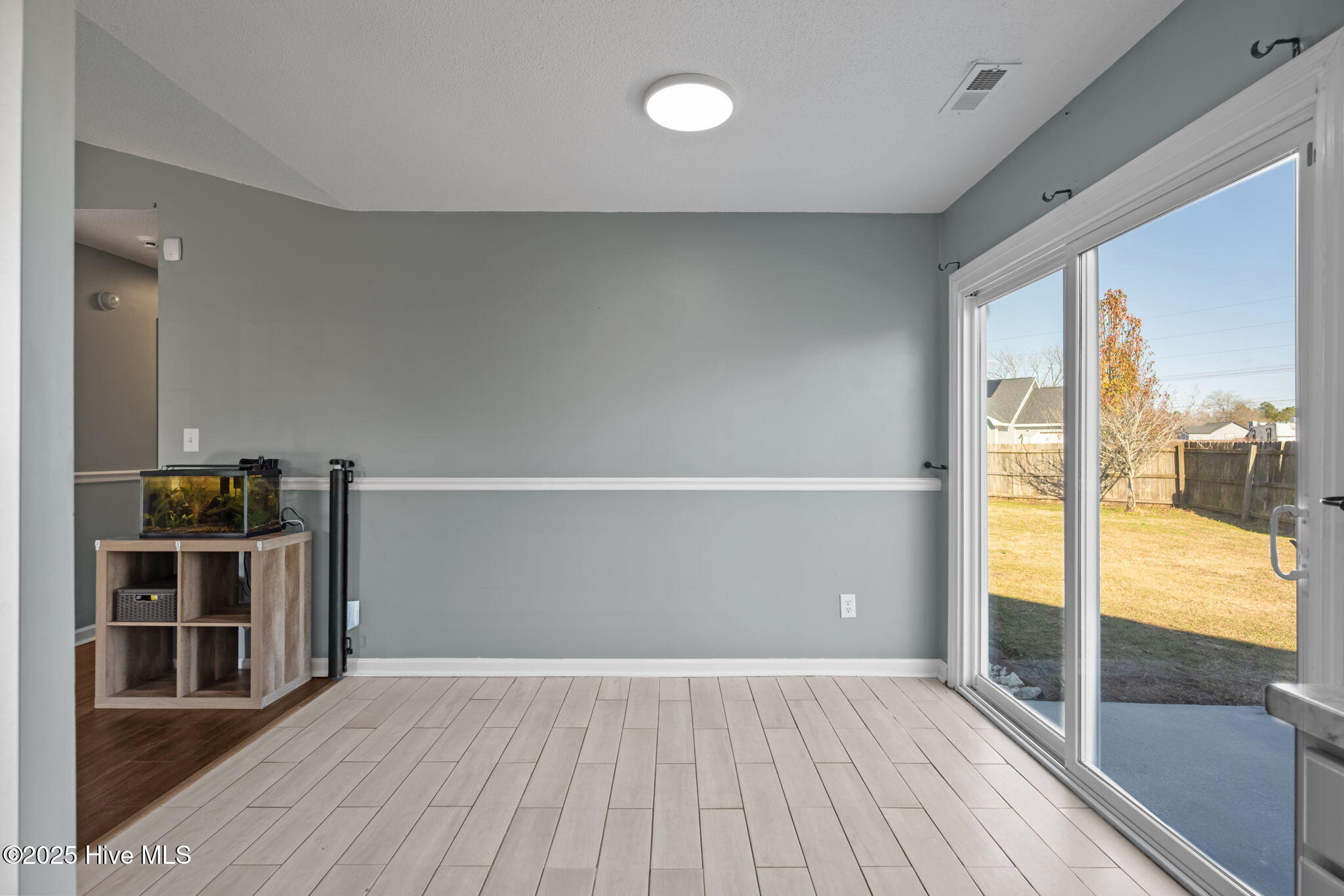 100545189 | Photo 22