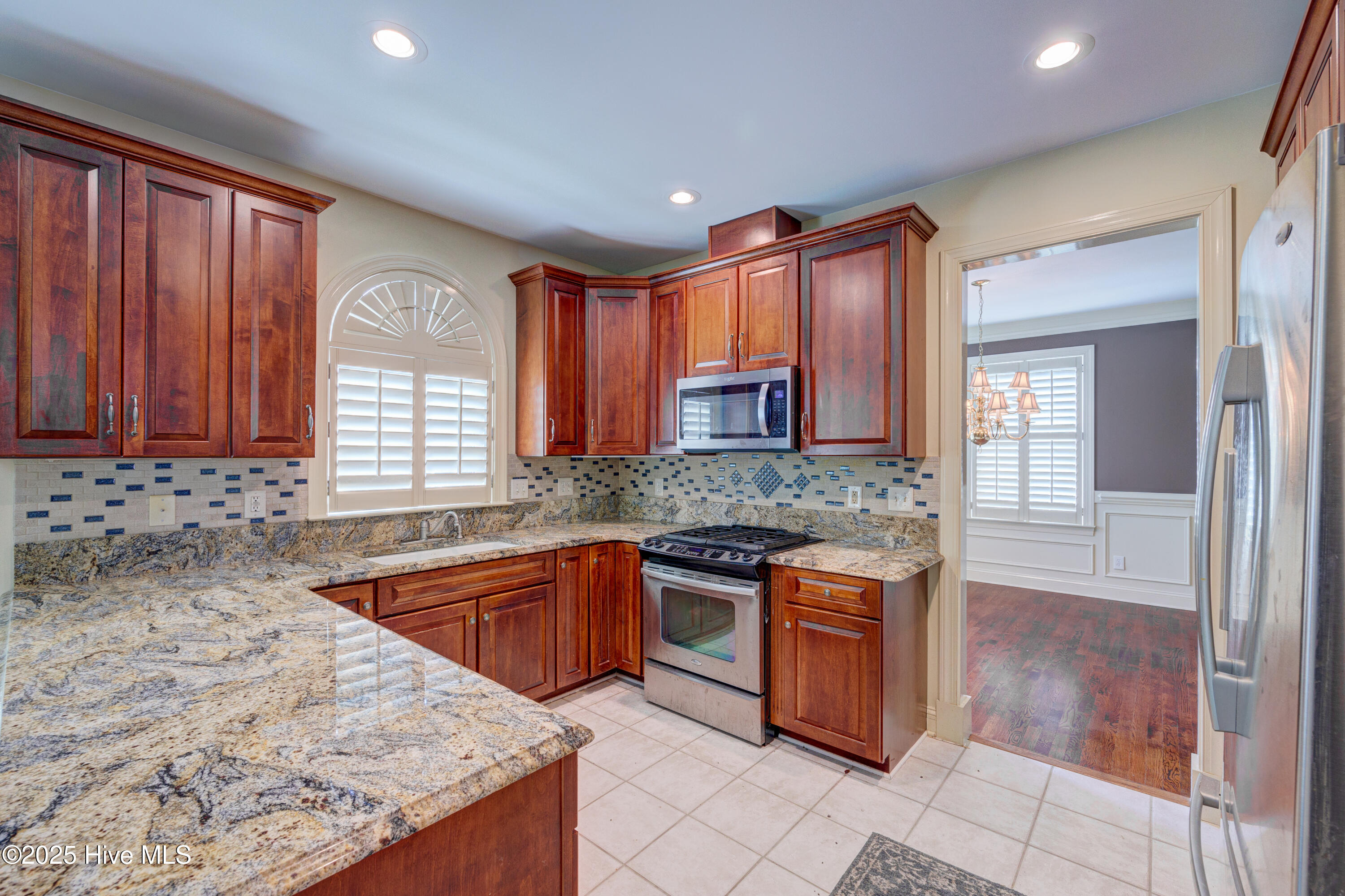 100524082 | Photo 15