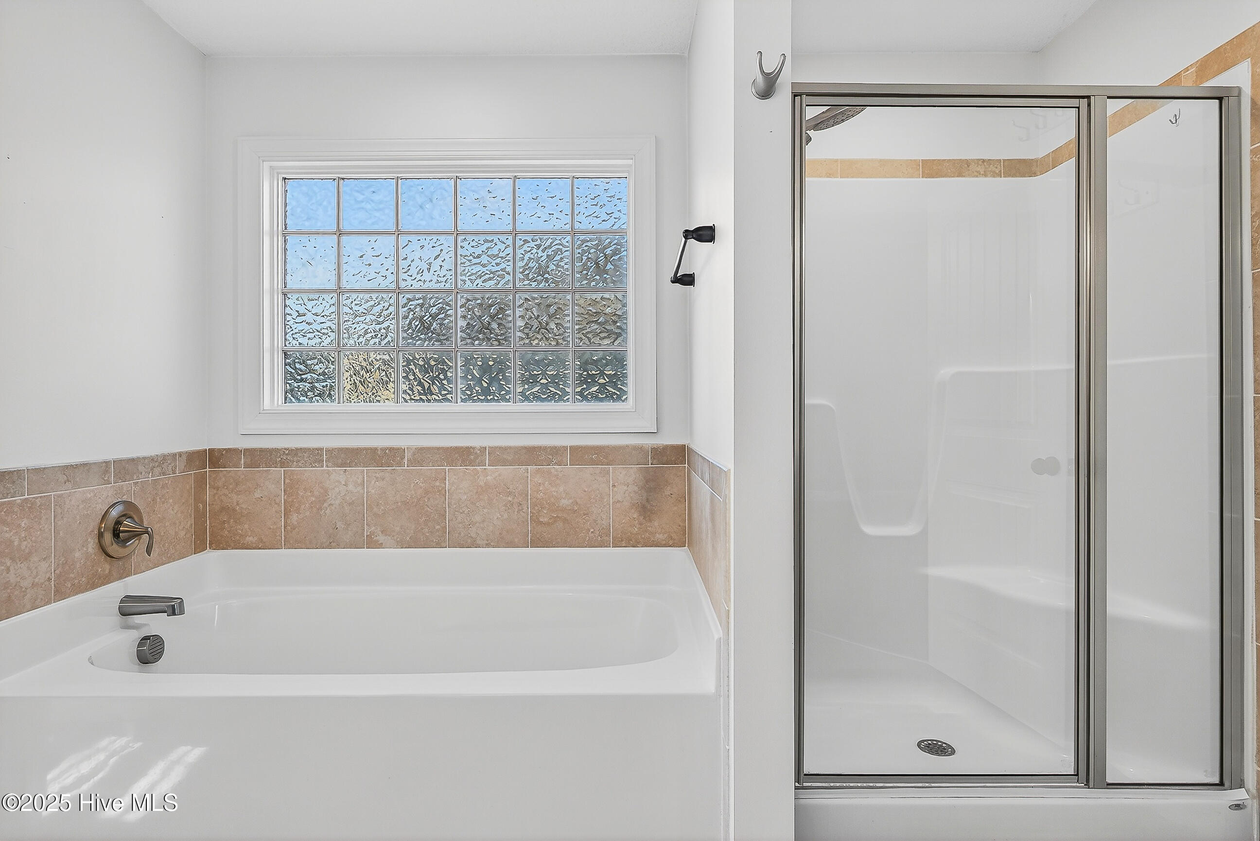 100541345 | Photo 27