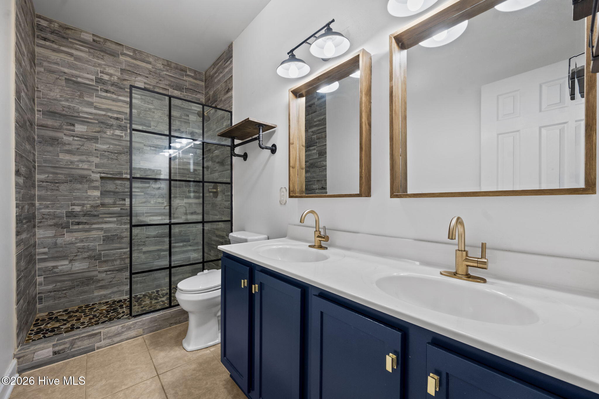 100547536 | Photo 15