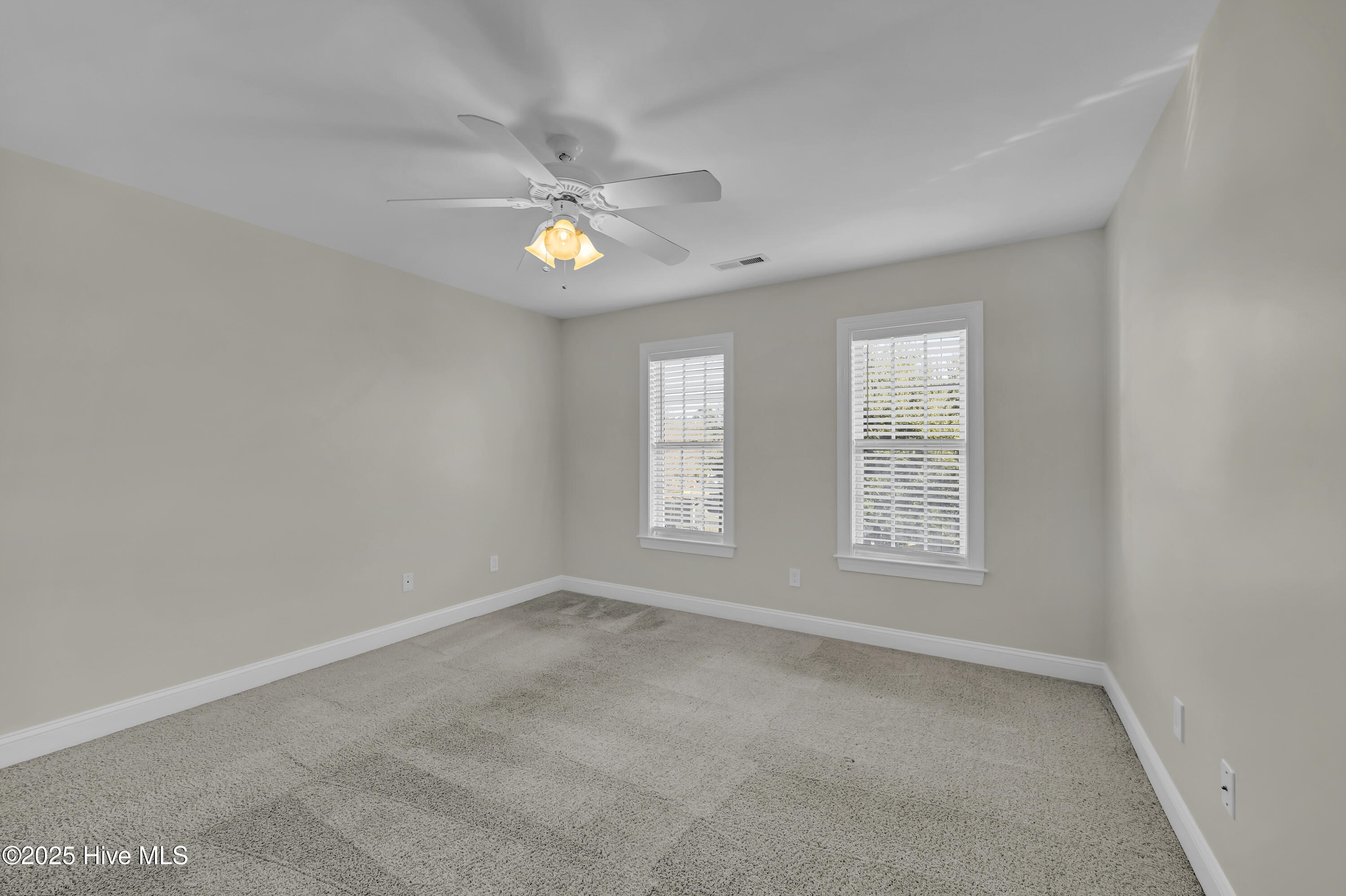 100545640 | Photo 17