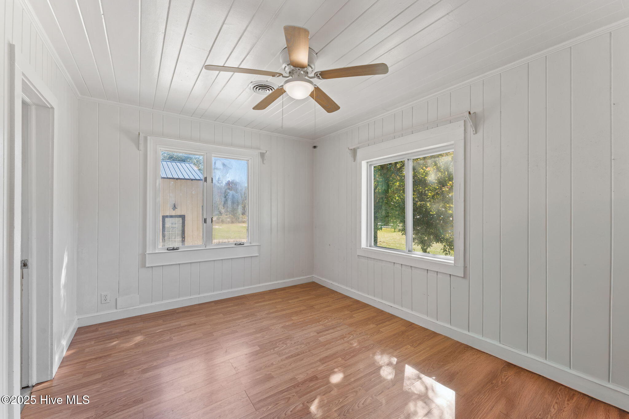 100534083 | Photo 14