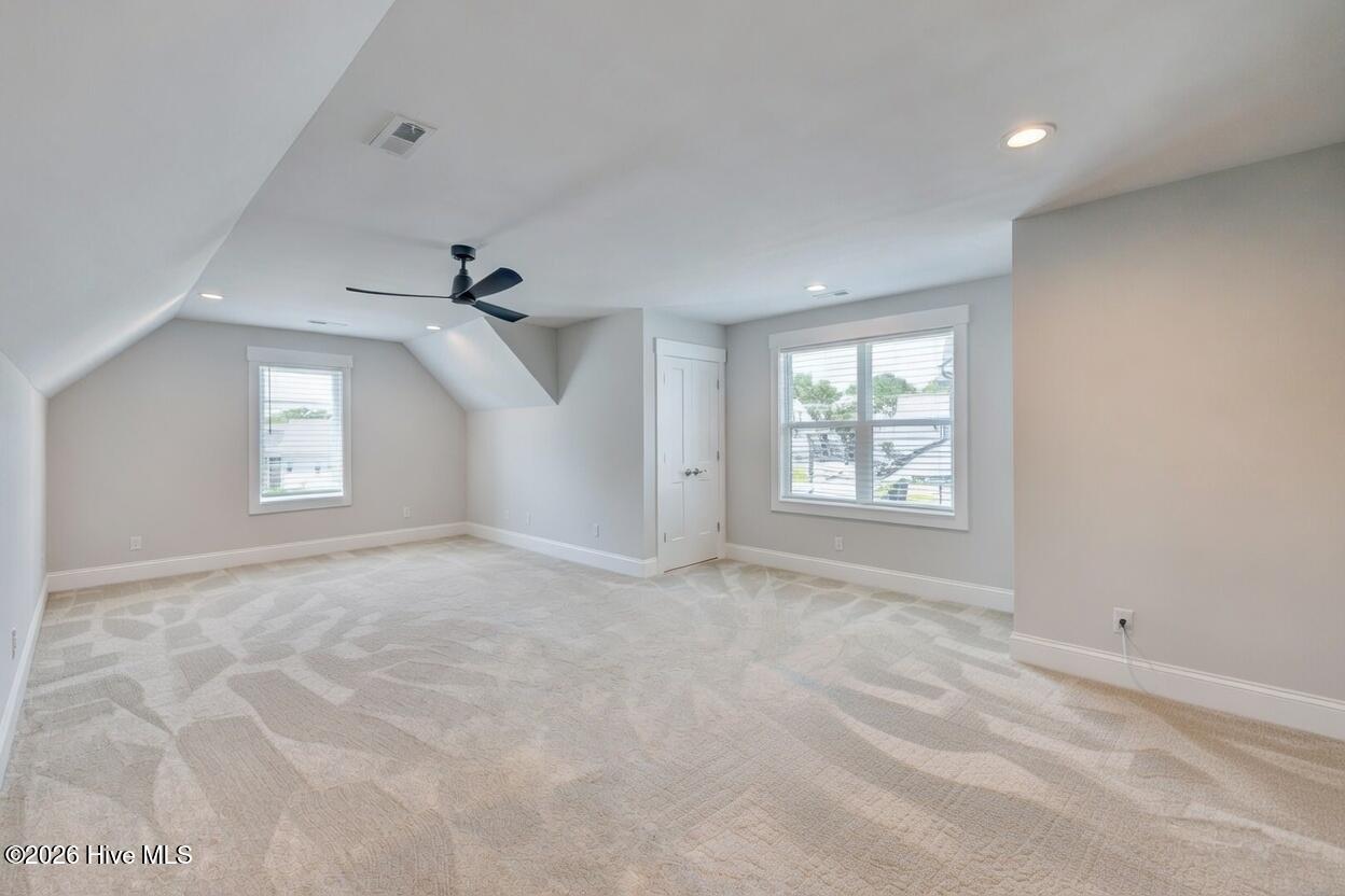 100531036 | Photo 29