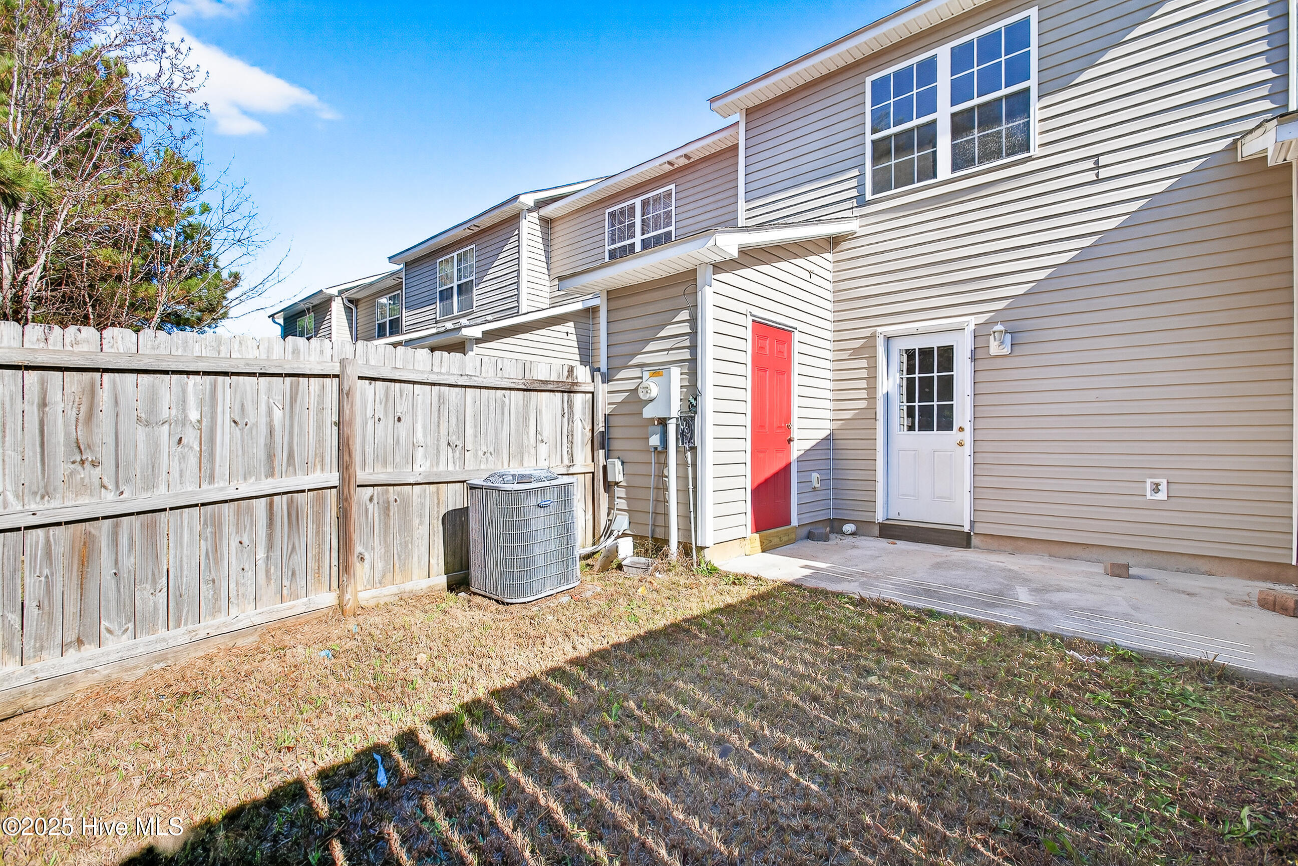 100545275 | Photo 21