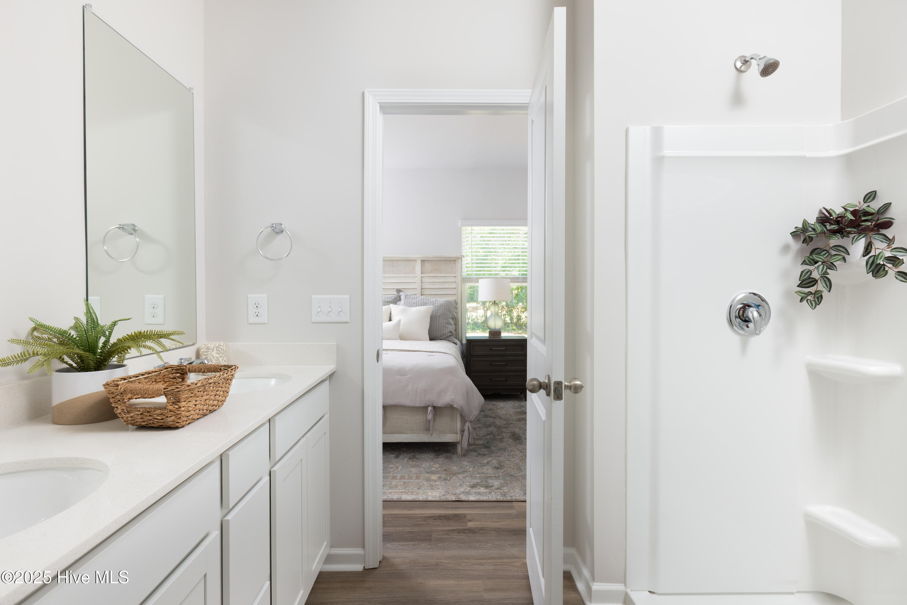 100524209 | Photo 19