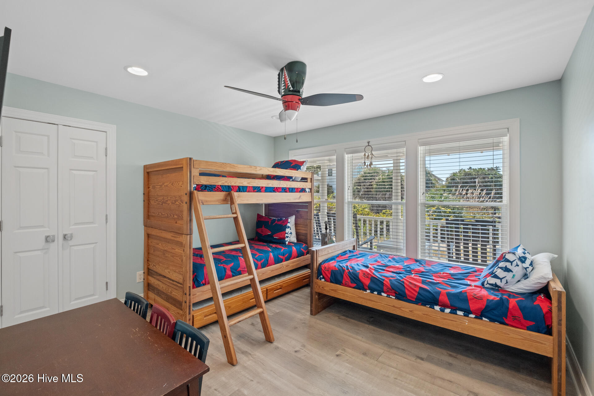 100556120 | Photo 26