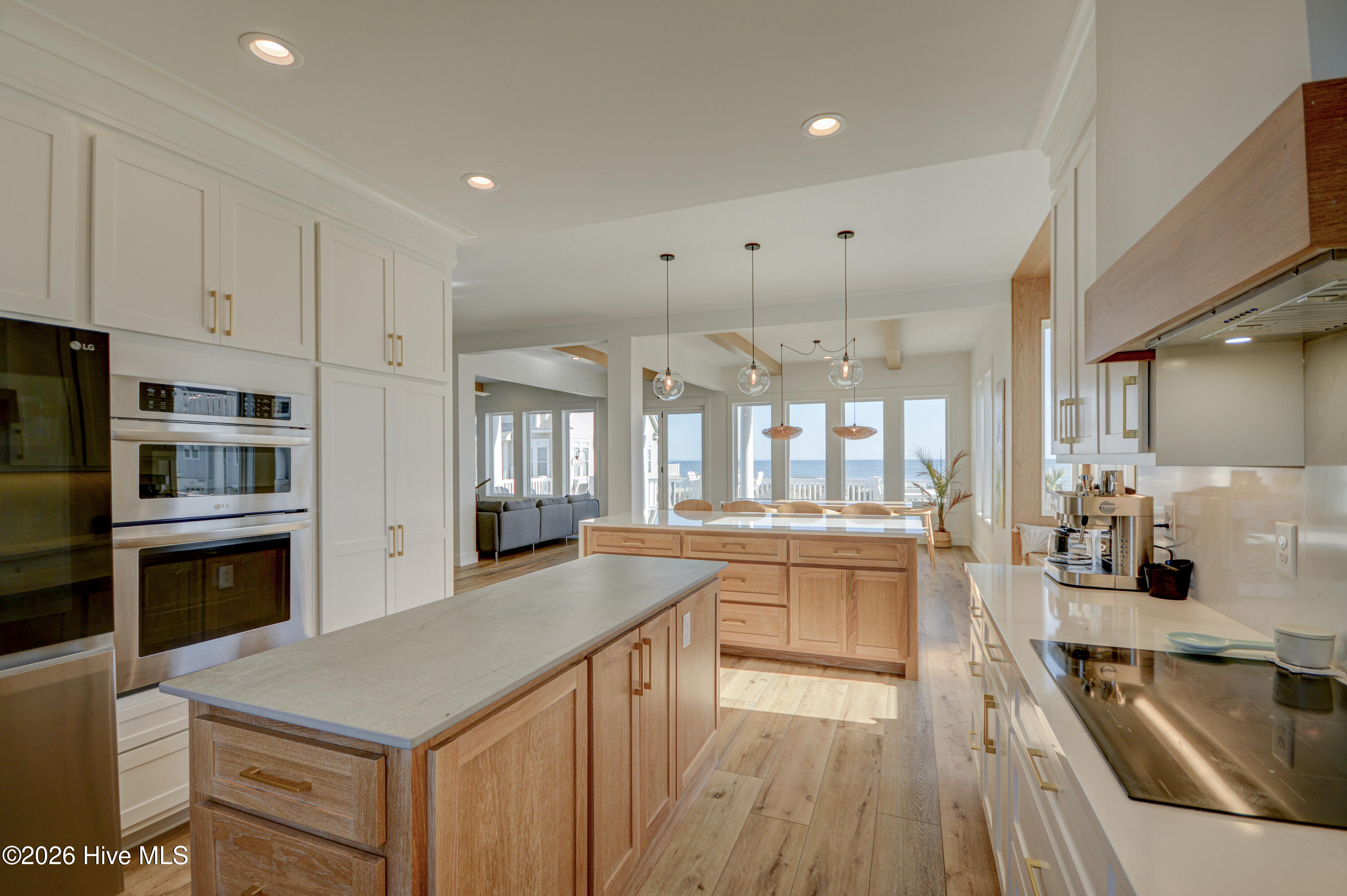 100556459 | Photo 12