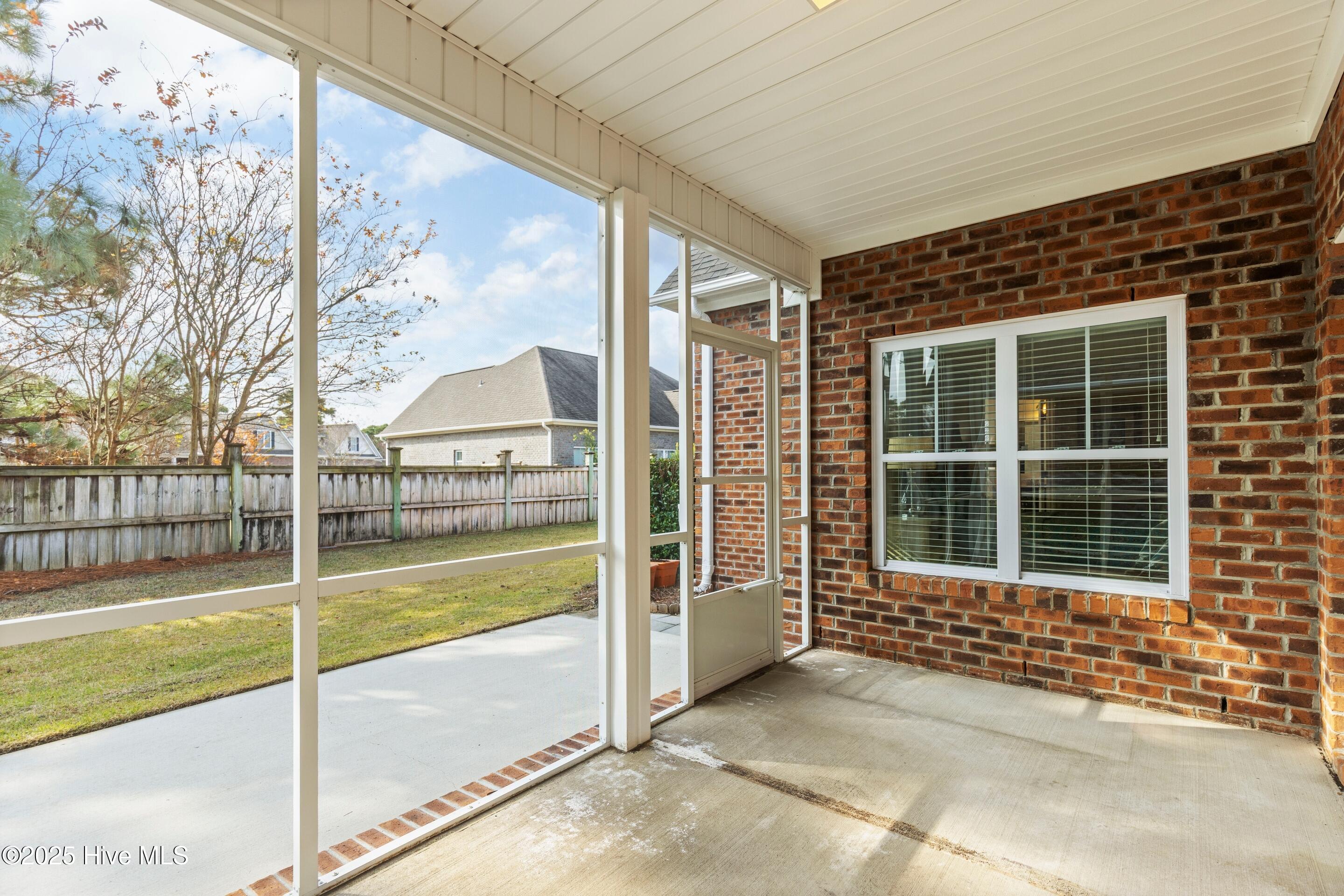 100542778 | Photo 42