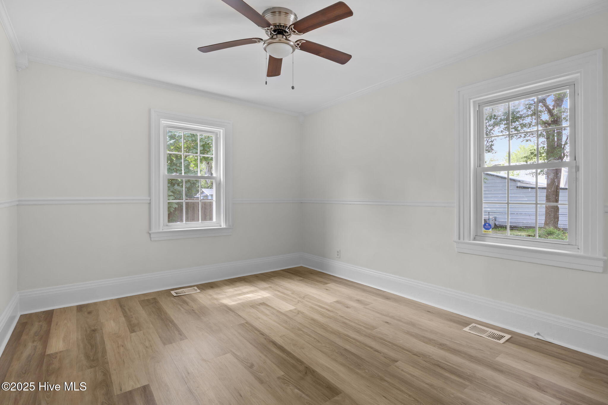 100520043 | Photo 29