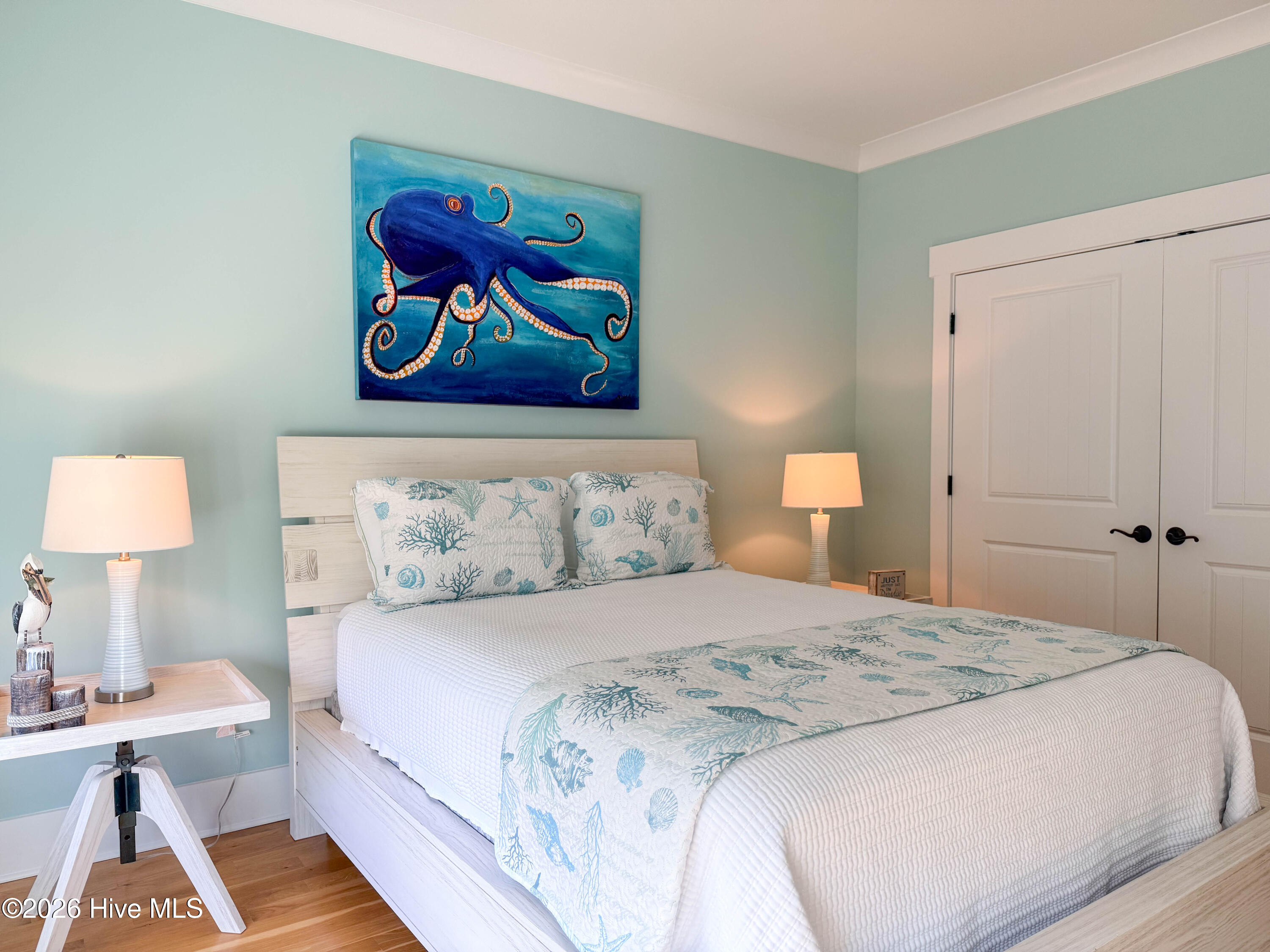 100548622 | Photo 47