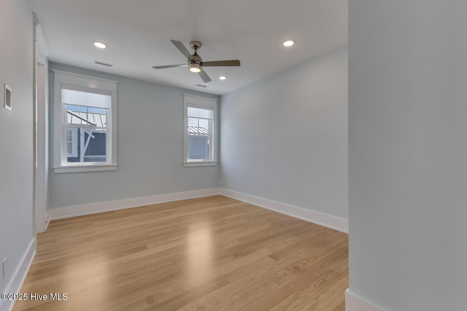 100537523 | Photo 21