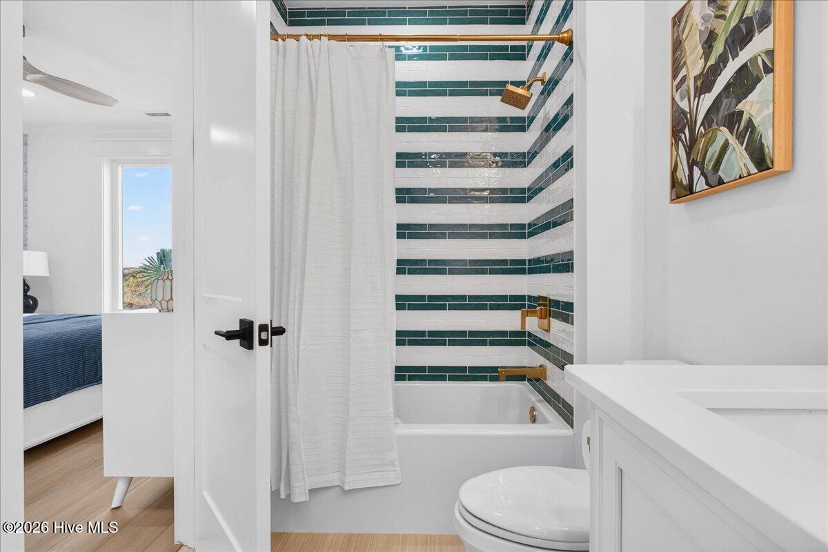 100543299 | Photo 23