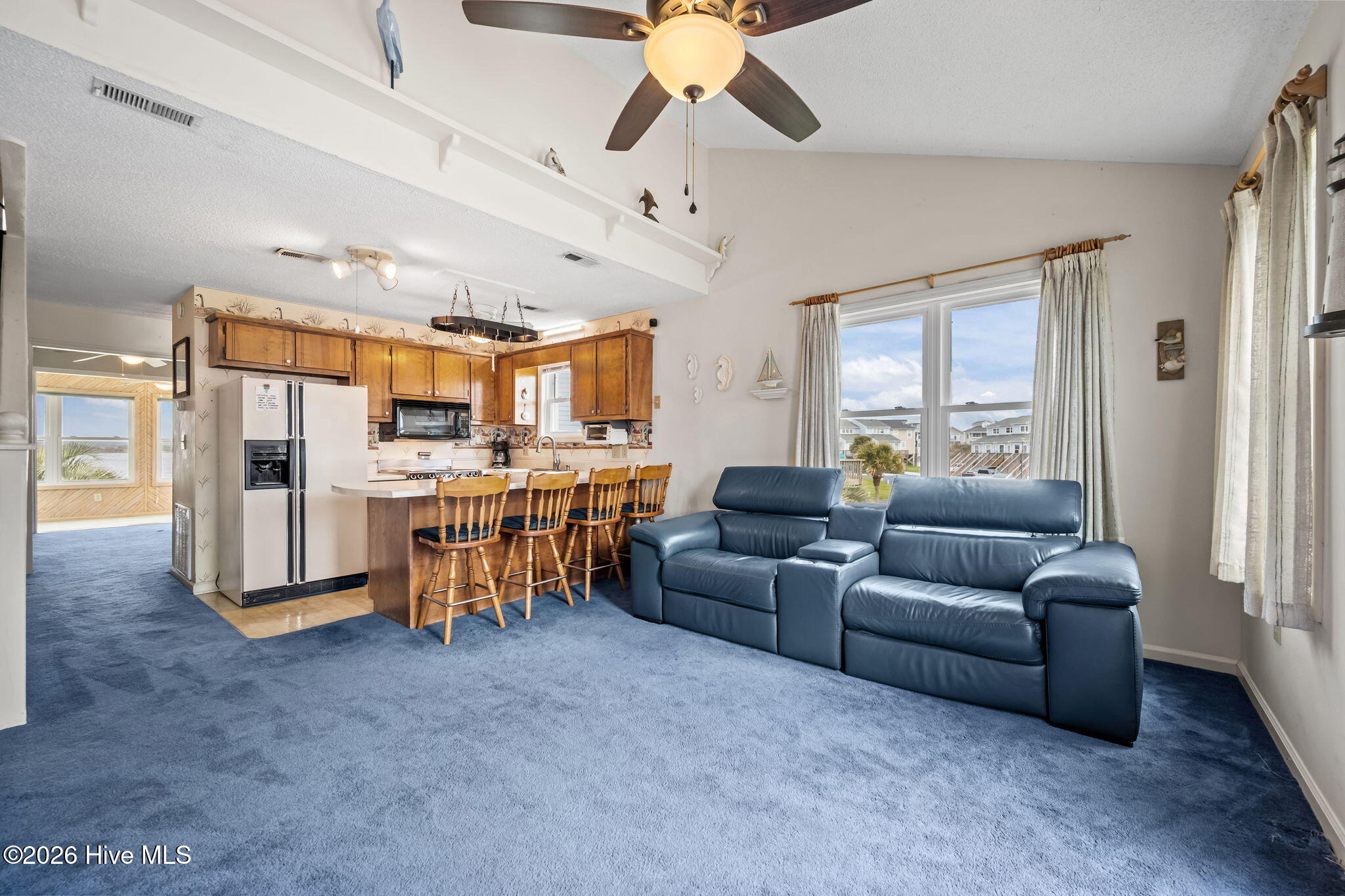 100560354 | Photo 17