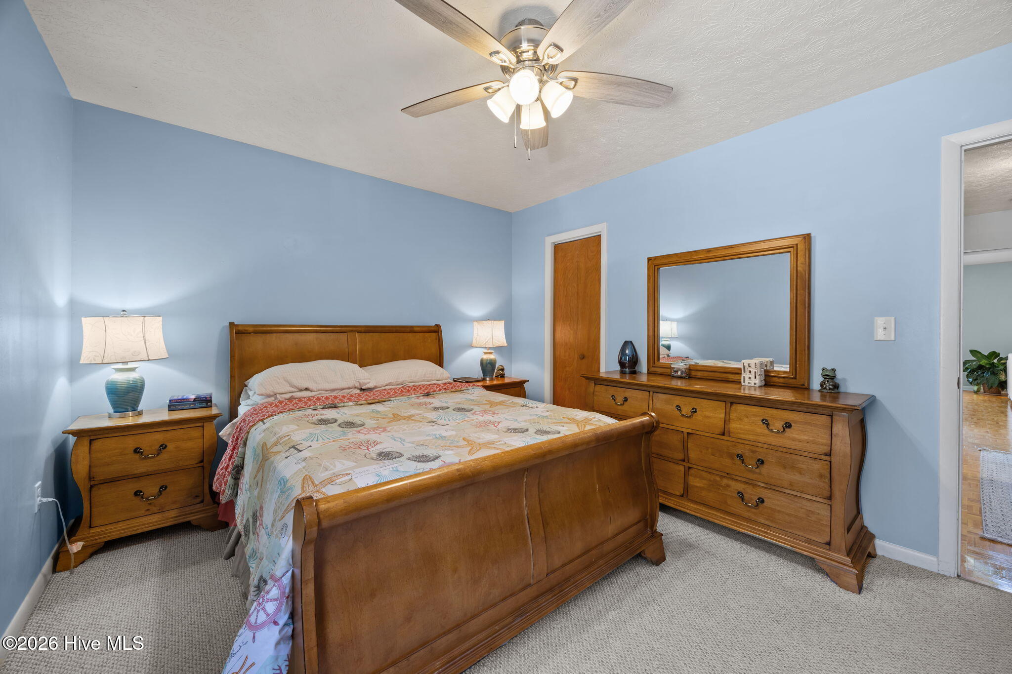 100561792 | Photo 16