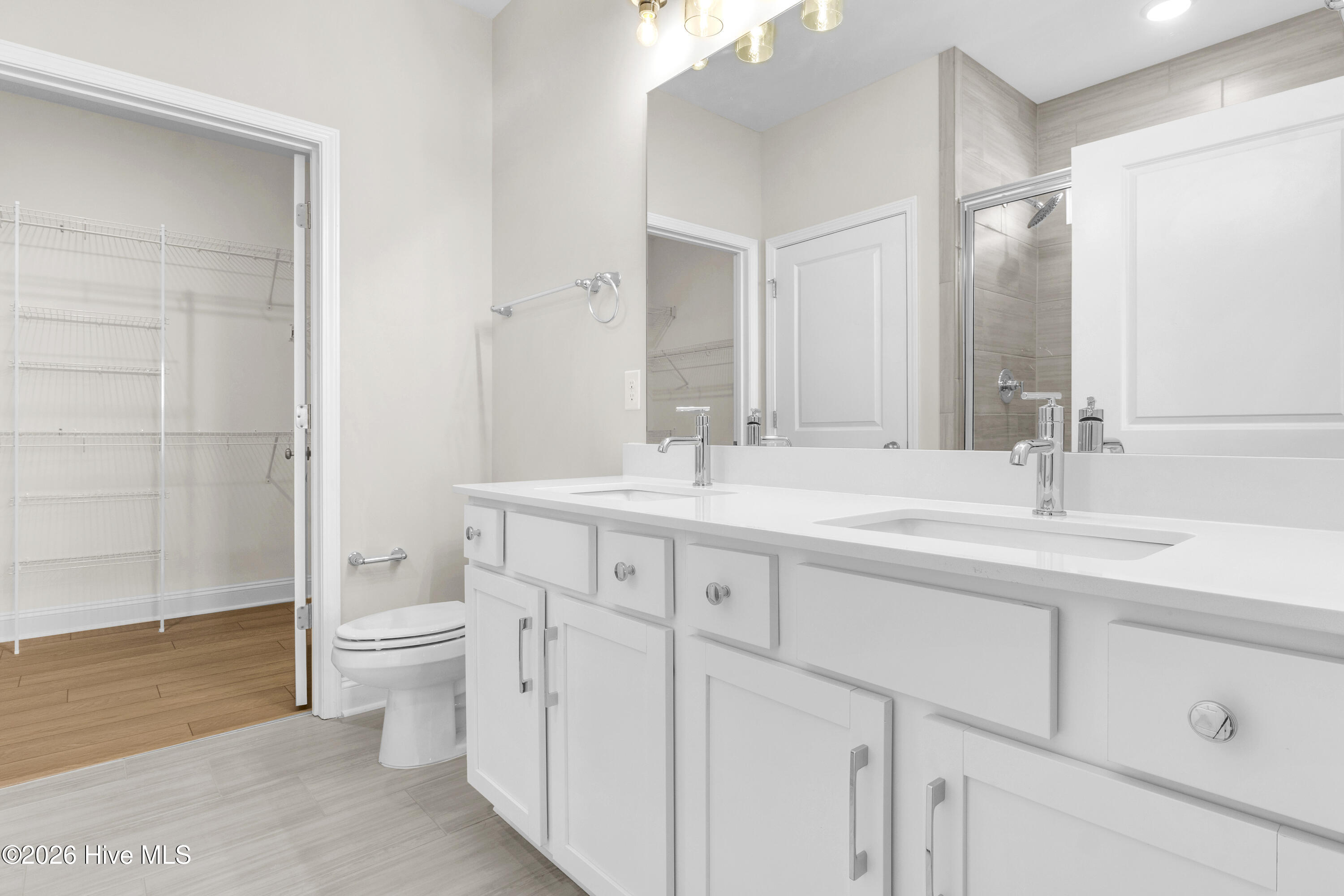 100563562 | Photo 31