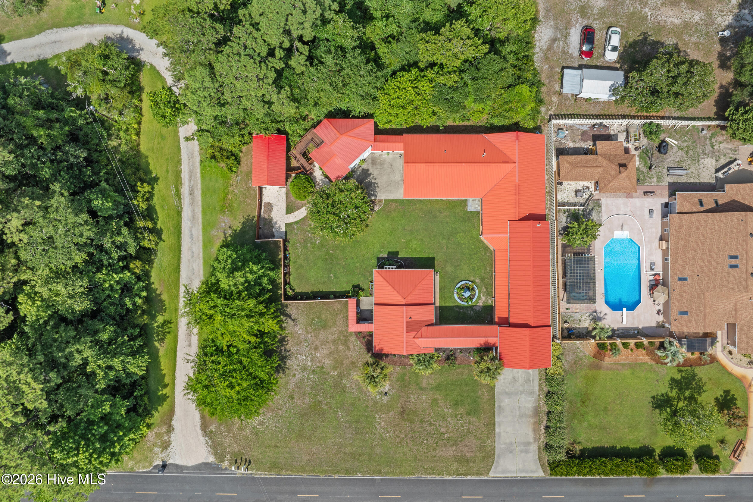 100548426 | Photo 53