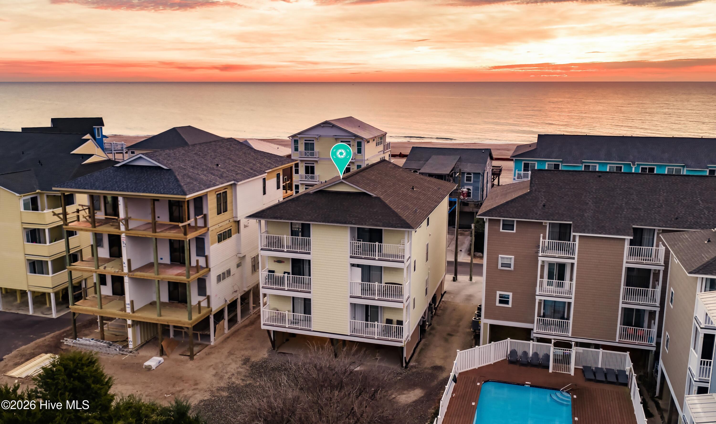 100549670 | Photo 42