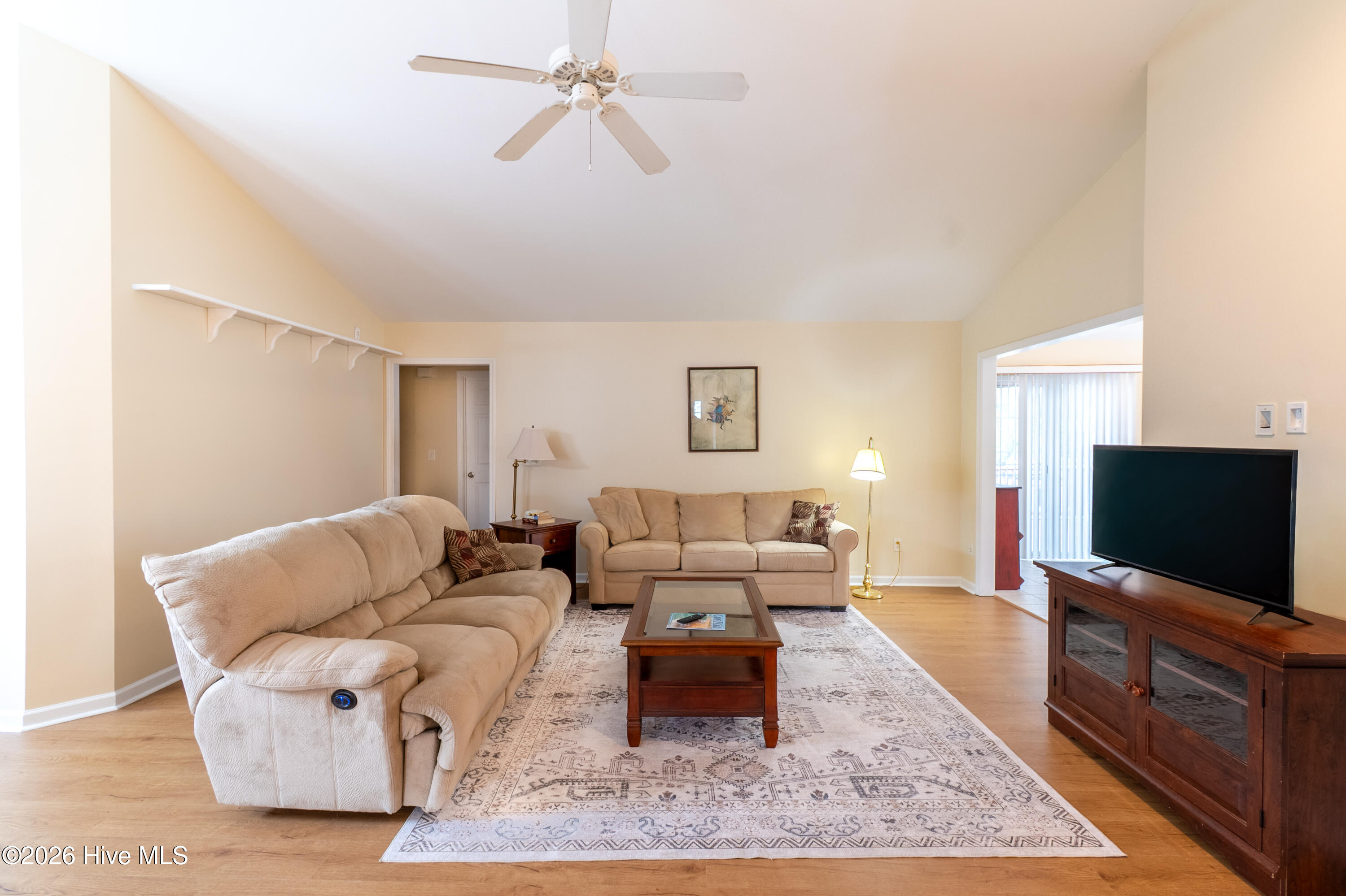 100554380 | Photo 14