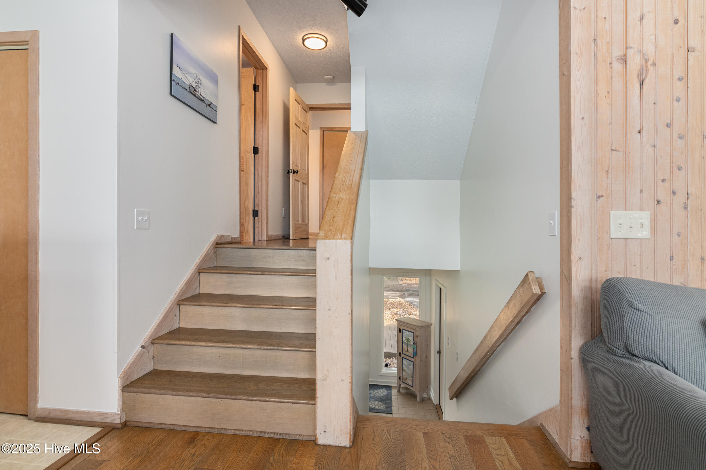 100526101 | Photo 15