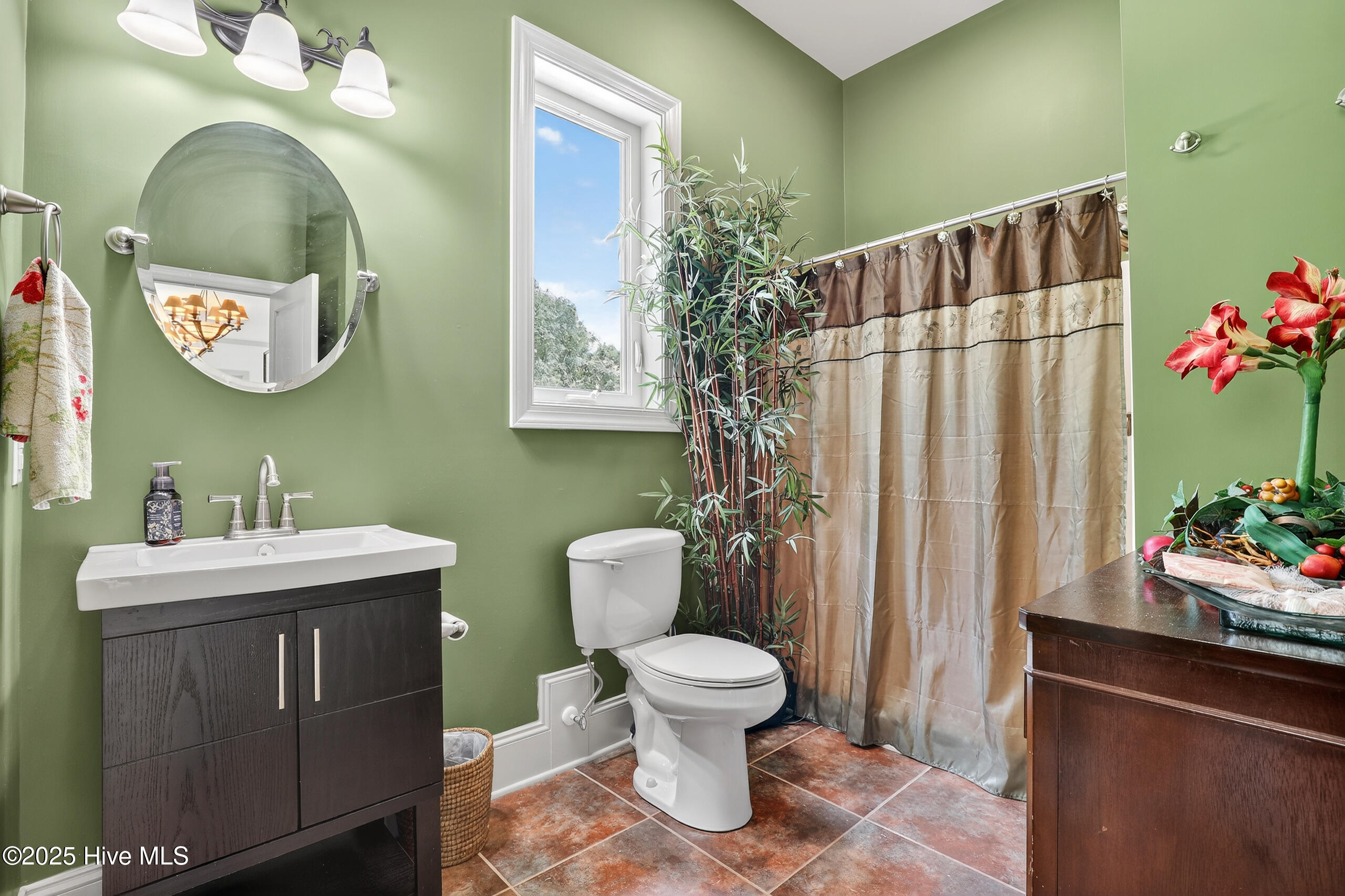 100527488 | Photo 18