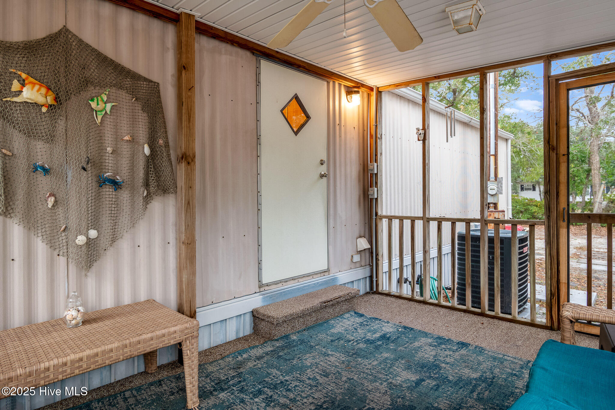 100543182 | Photo 24