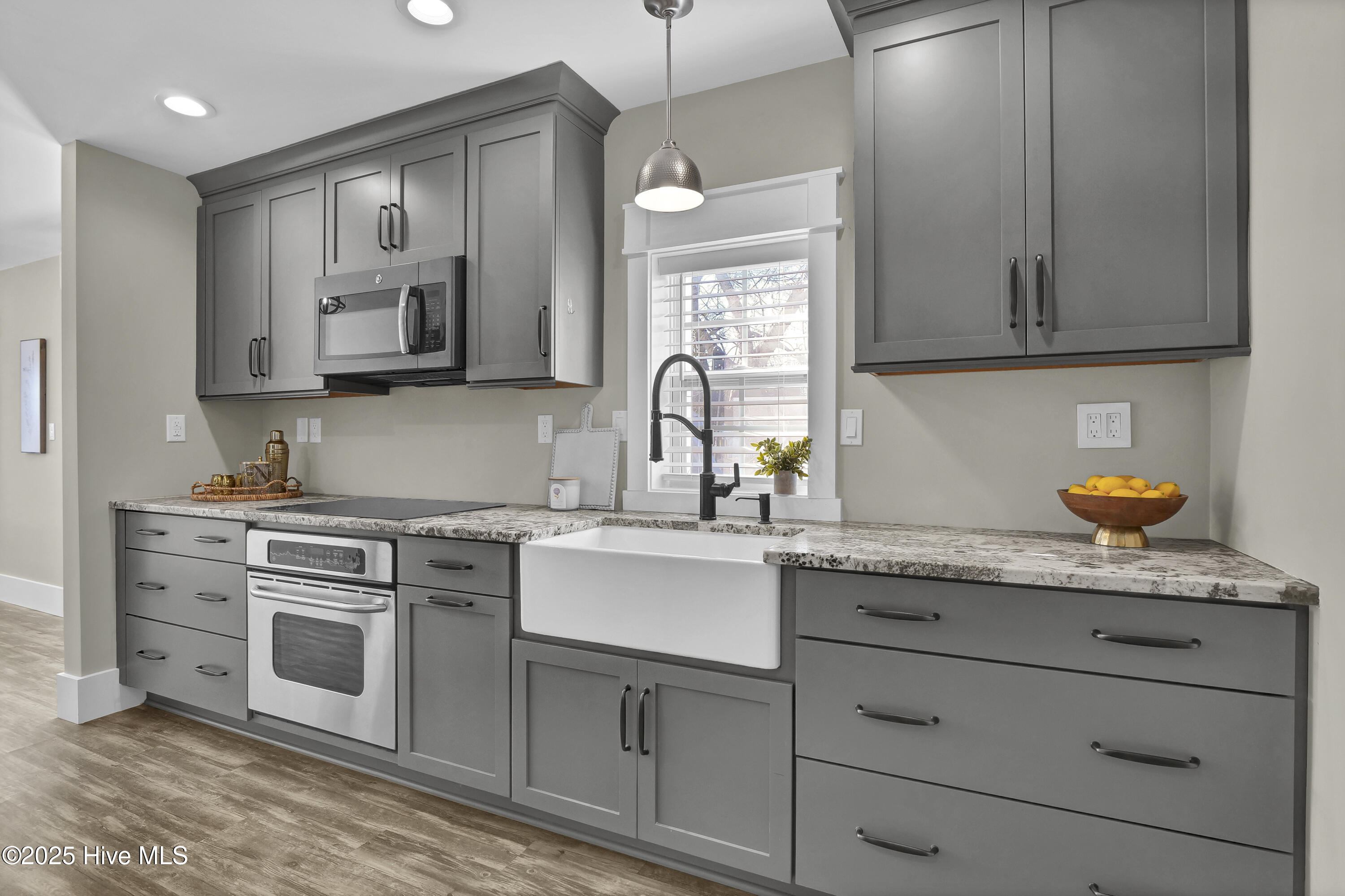 100543040 | Photo 41